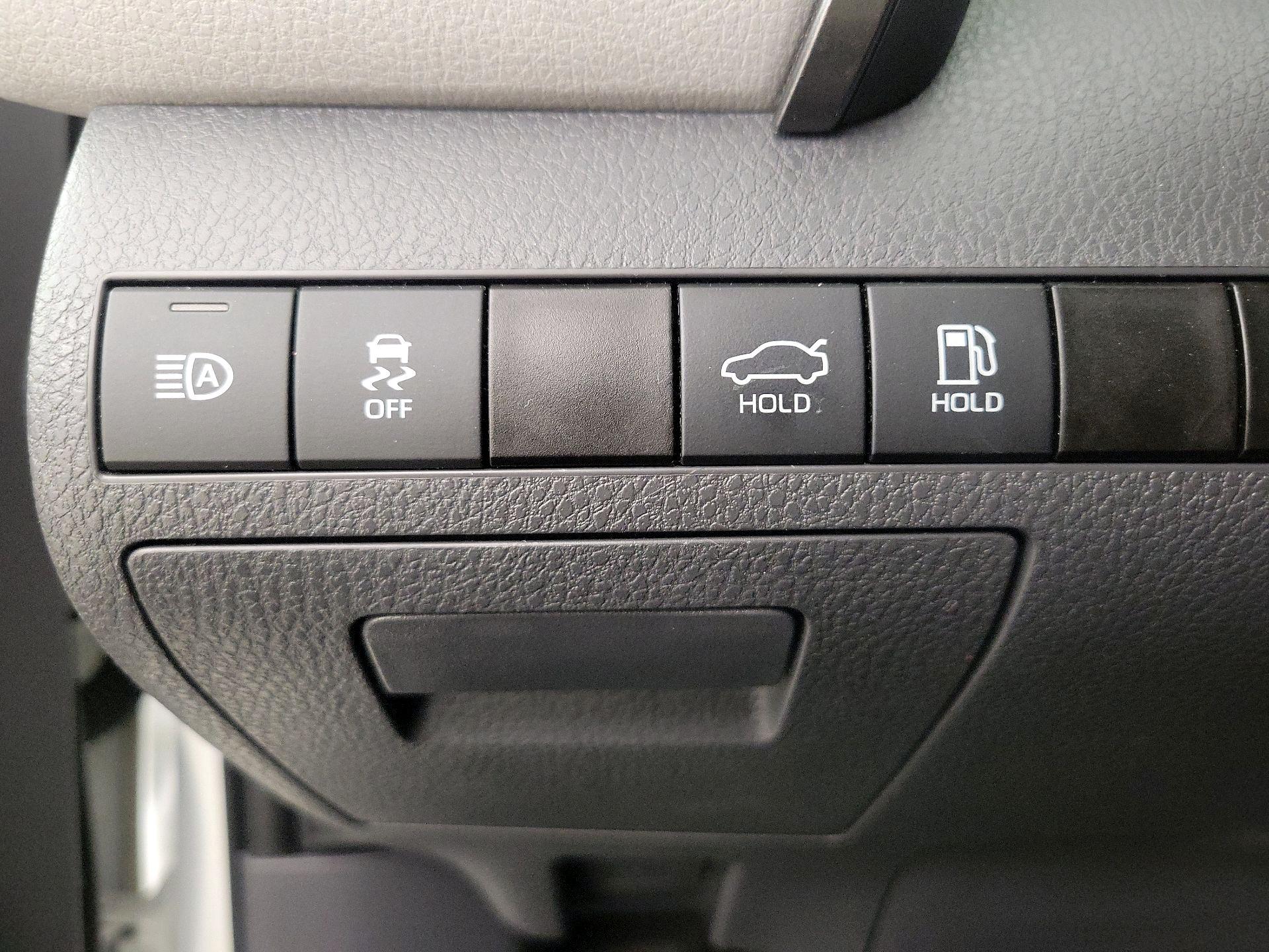 Thumbnail: 2021 Toyota Camry - 13