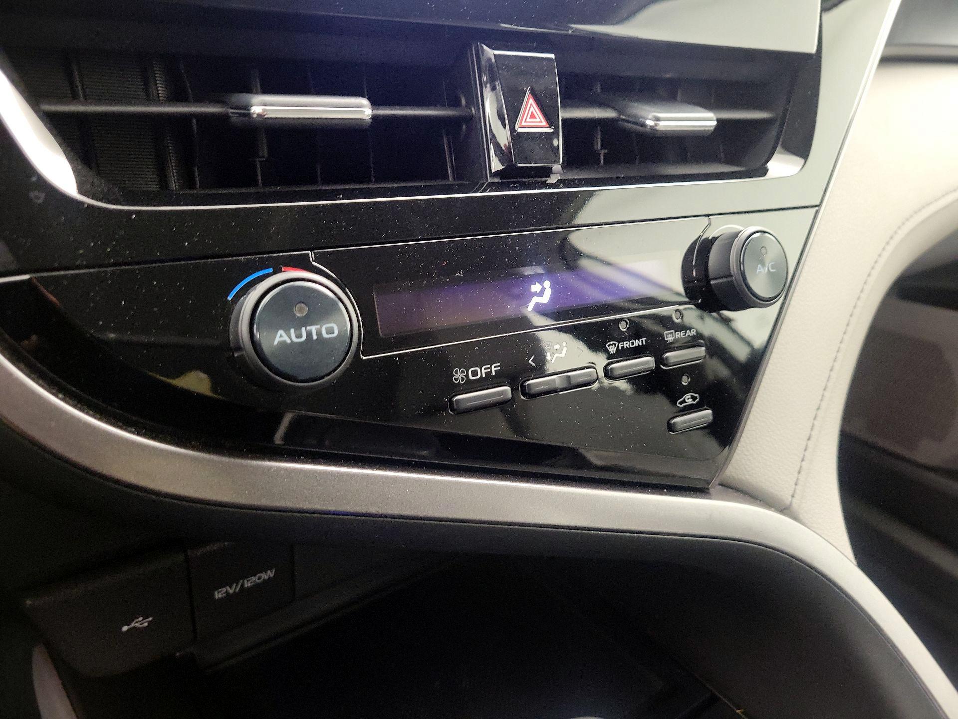 Thumbnail: 2021 Toyota Camry - 16