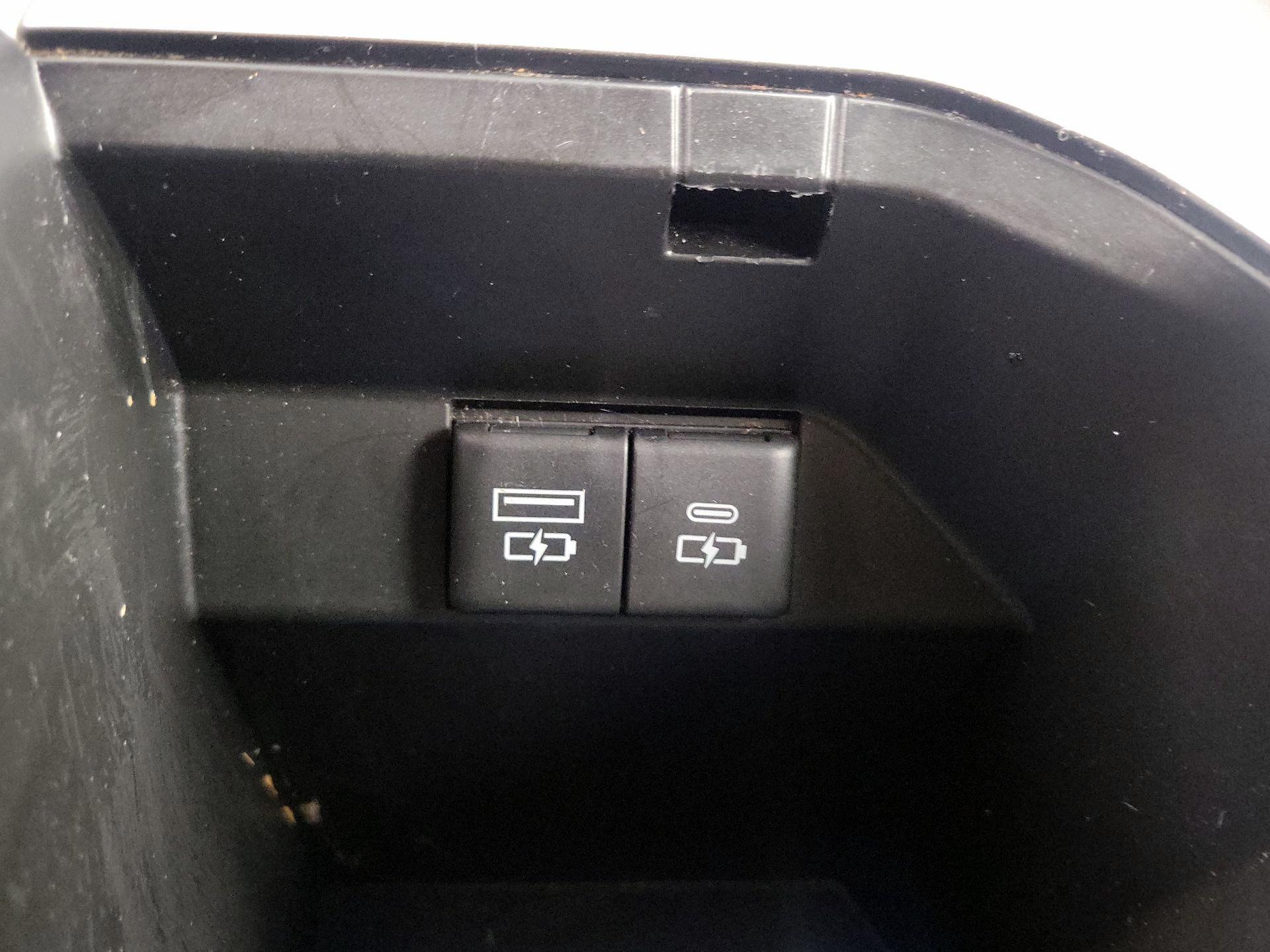 Thumbnail: 2021 Toyota Camry - 18