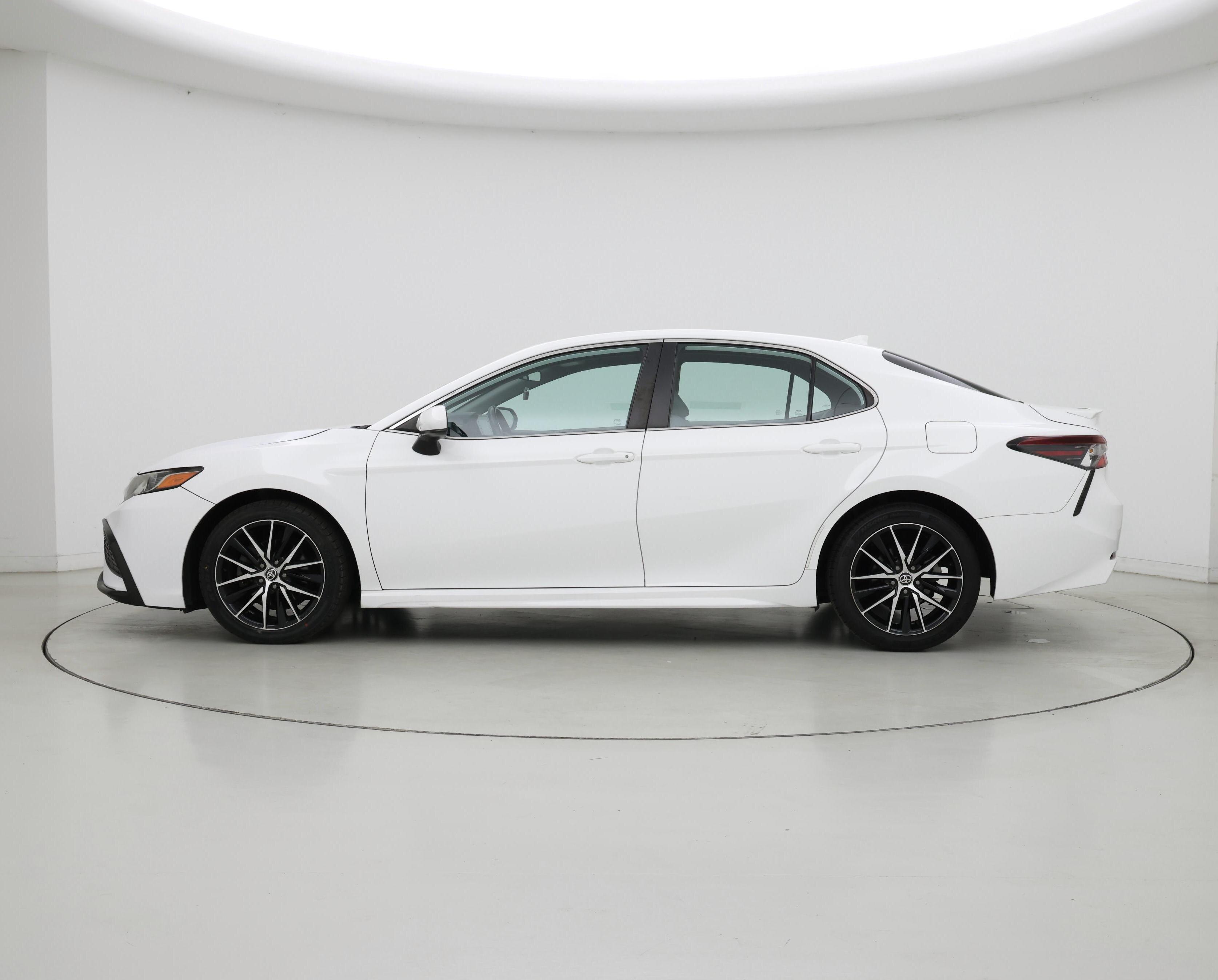 Thumbnail: 2021 Toyota Camry - 3