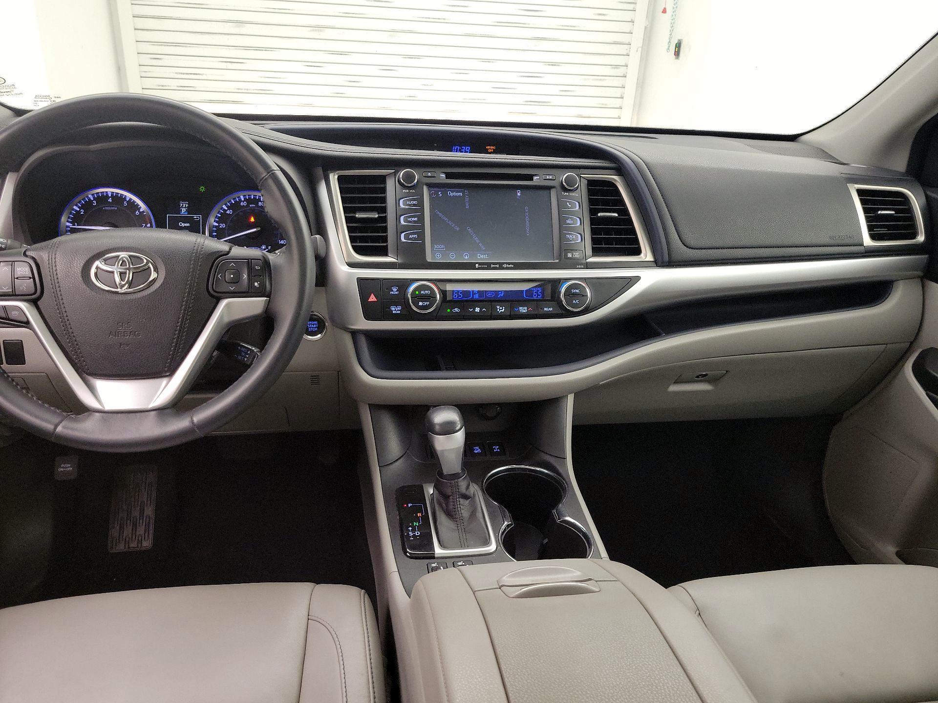 Thumbnail: 2016 Toyota Highlander - 9