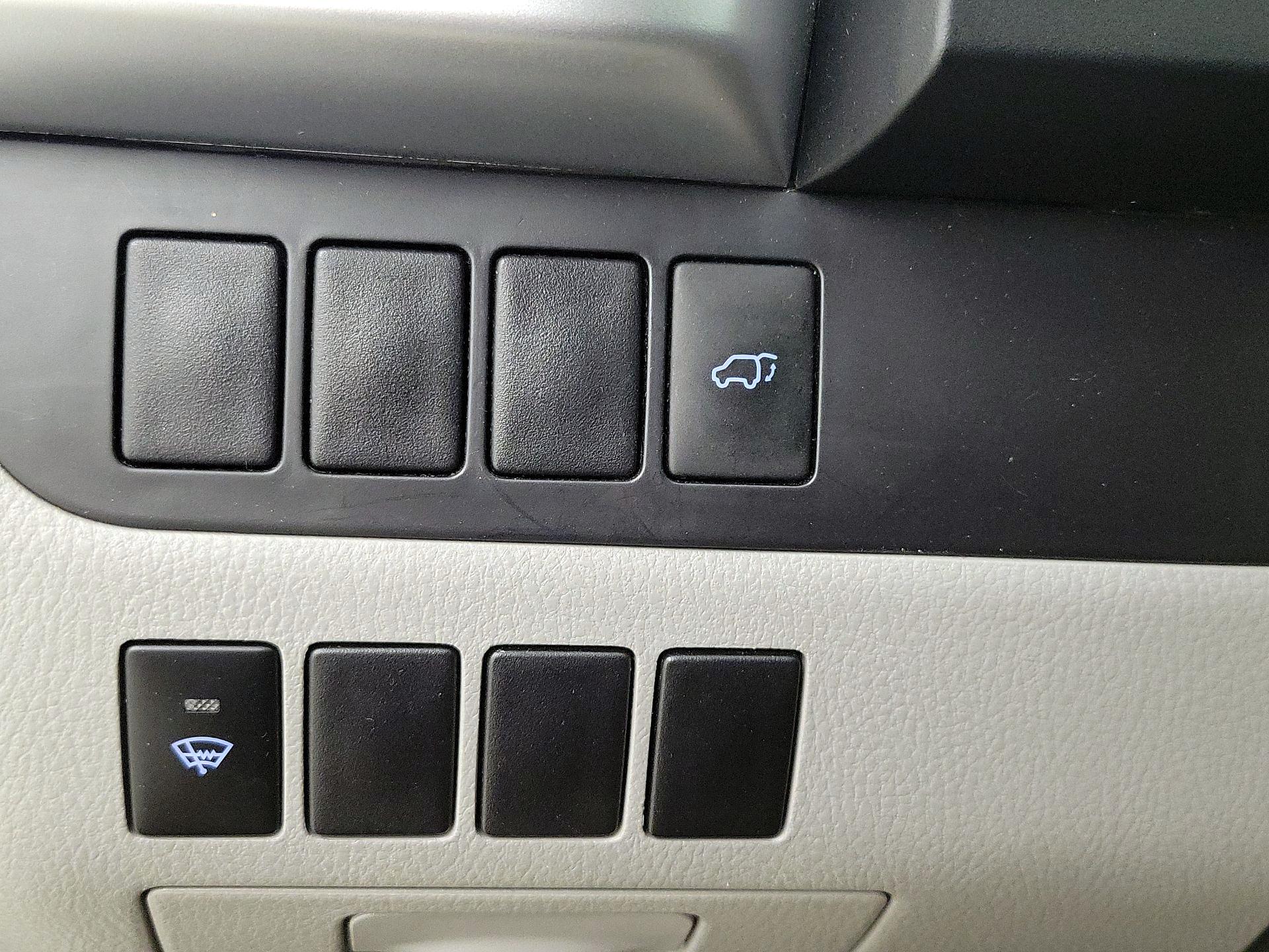 Thumbnail: 2016 Toyota Highlander - 13