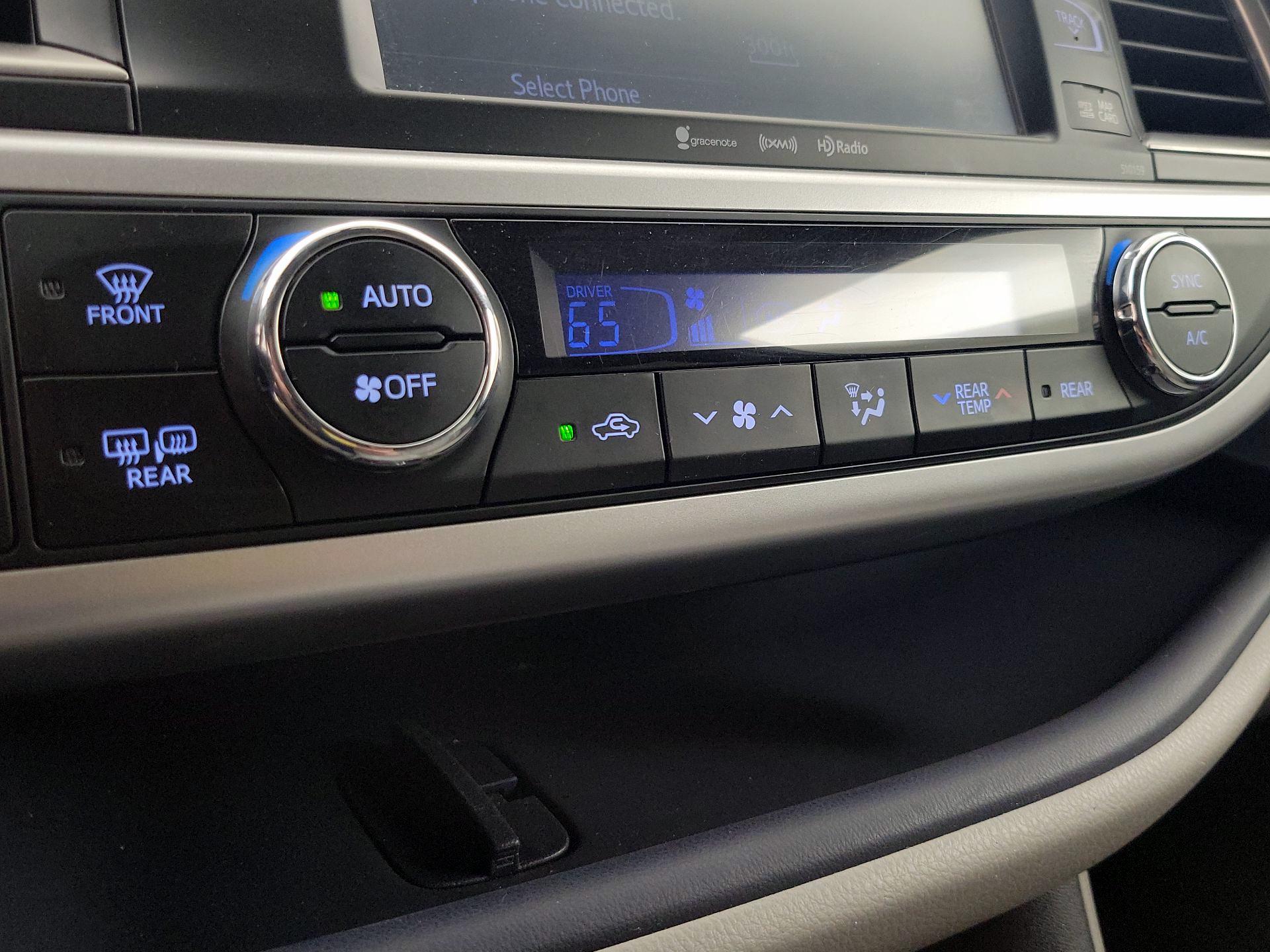 Thumbnail: 2016 Toyota Highlander - 17