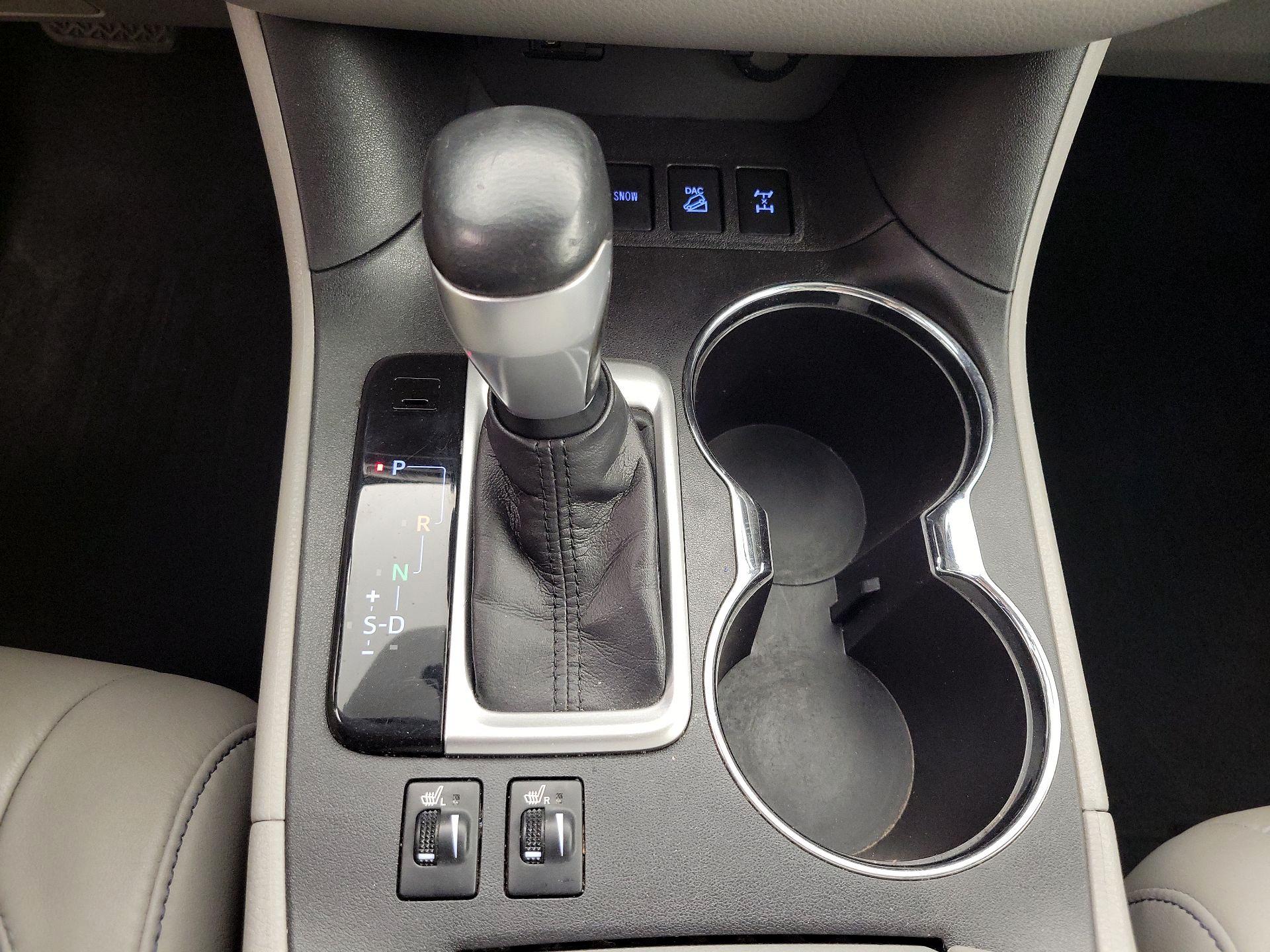 Thumbnail: 2016 Toyota Highlander - 18