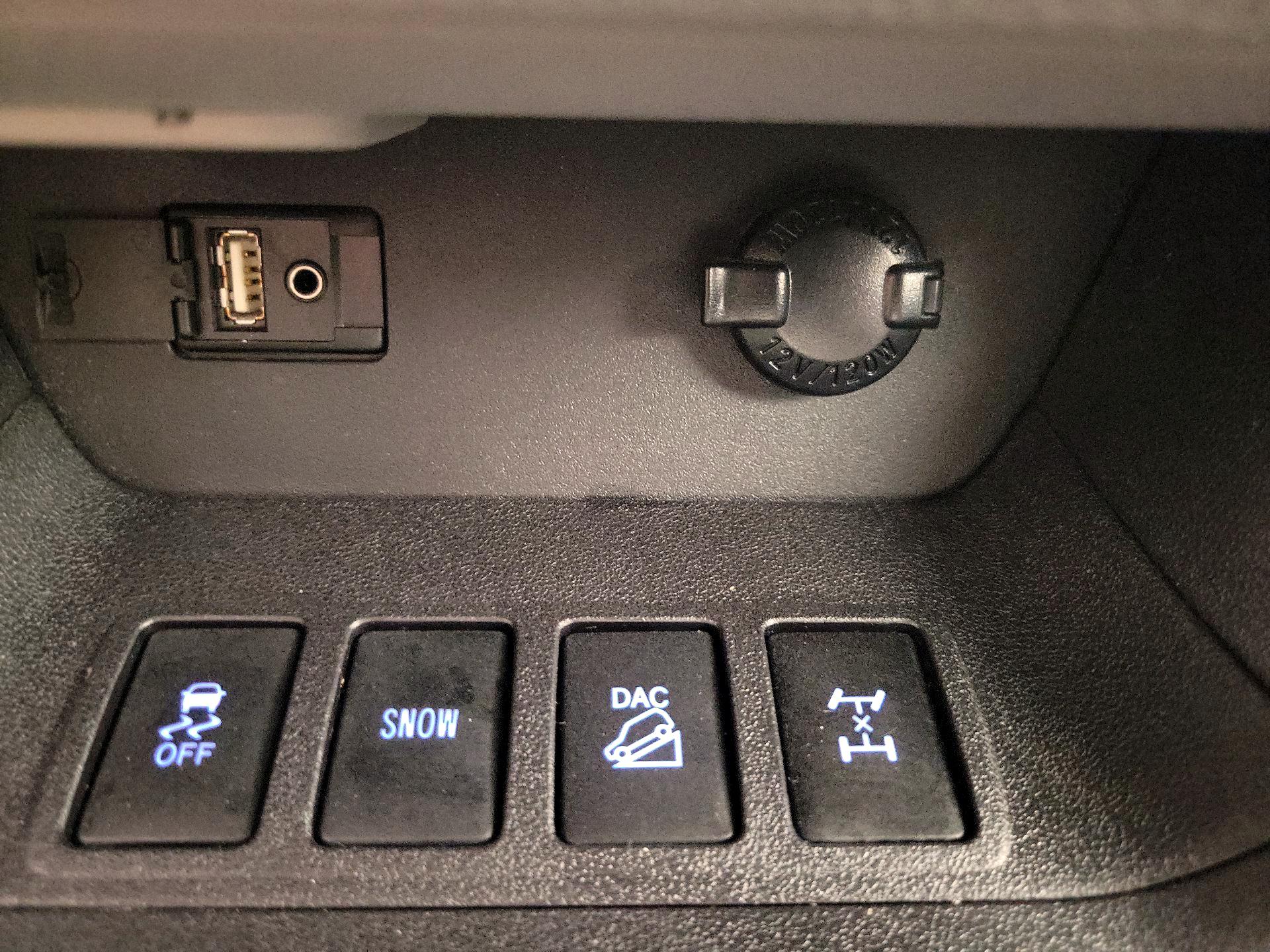 Thumbnail: 2016 Toyota Highlander - 19