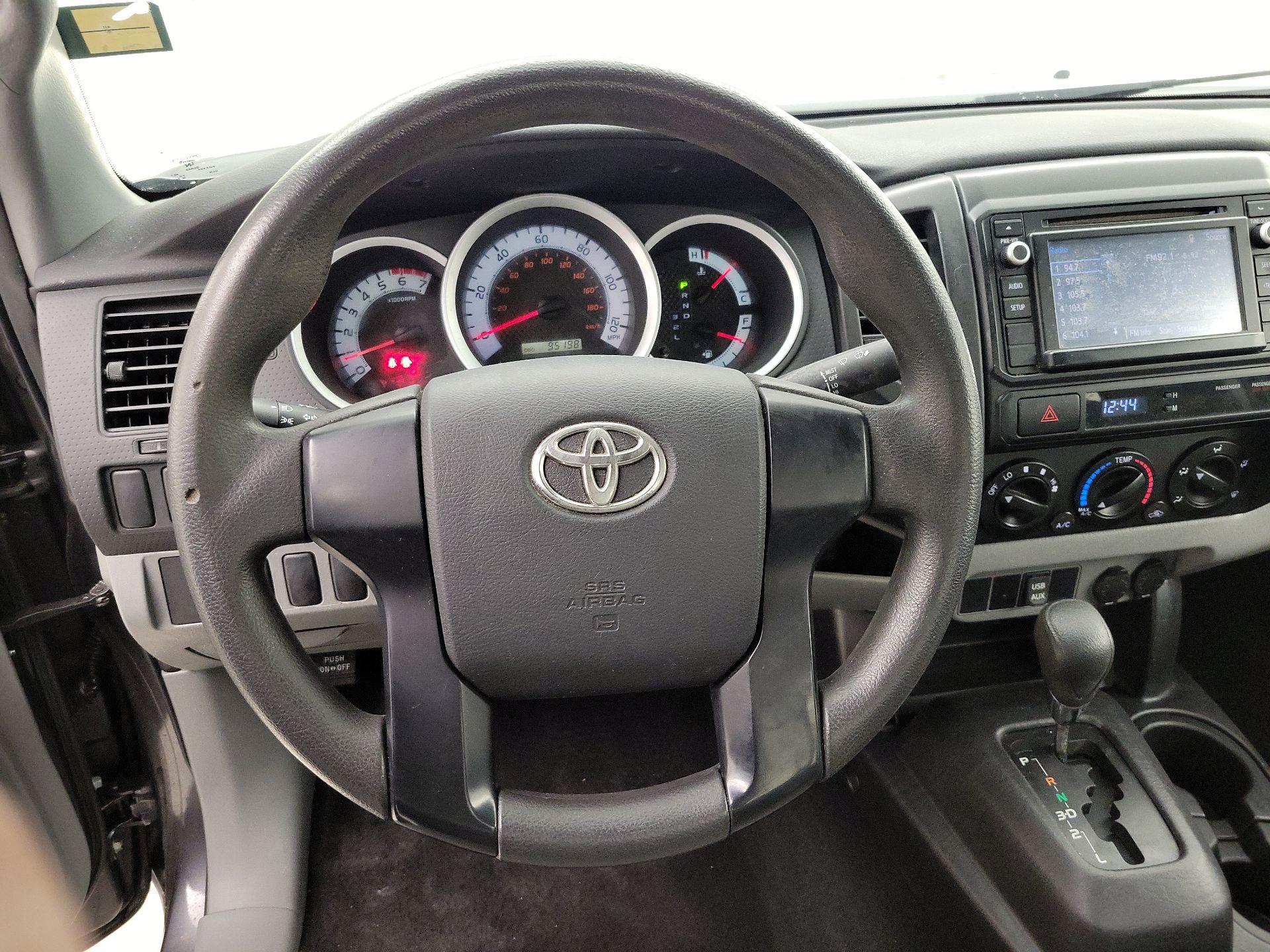 Thumbnail: 2014 Toyota Tacoma - 10