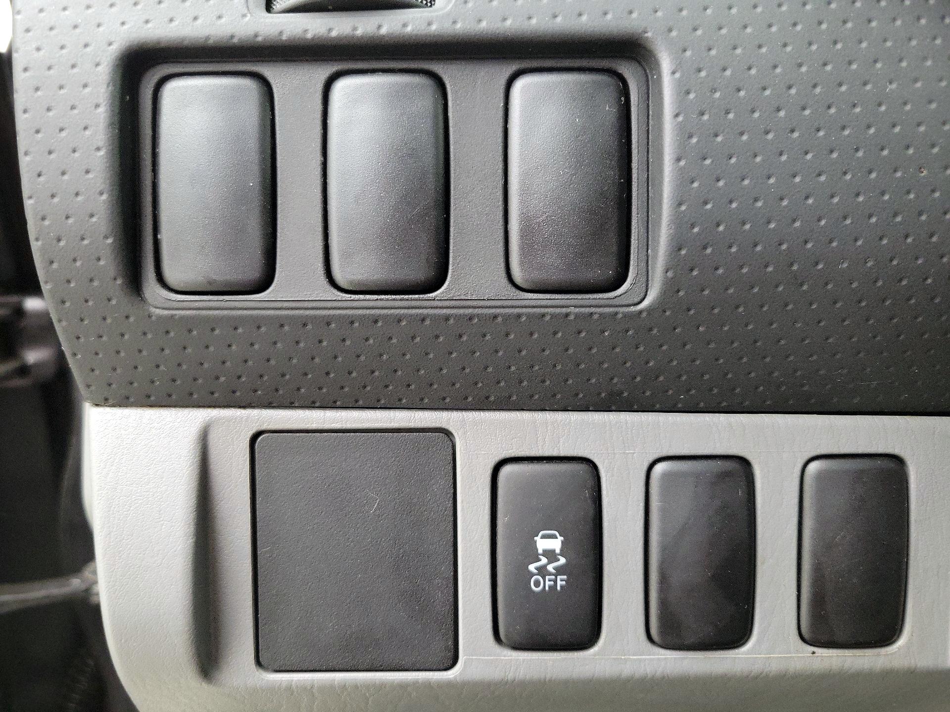 Thumbnail: 2014 Toyota Tacoma - 13