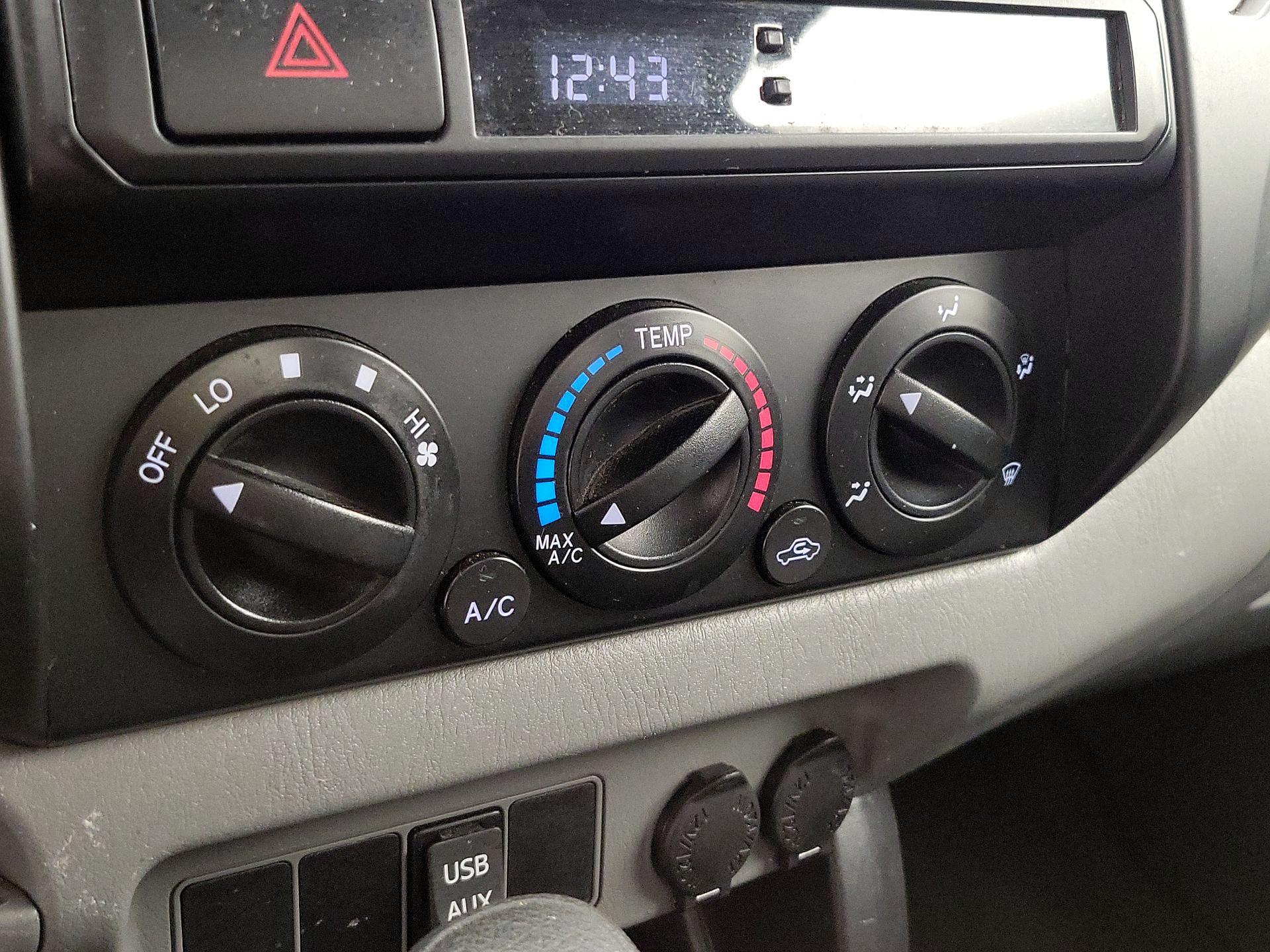 Thumbnail: 2014 Toyota Tacoma - 15