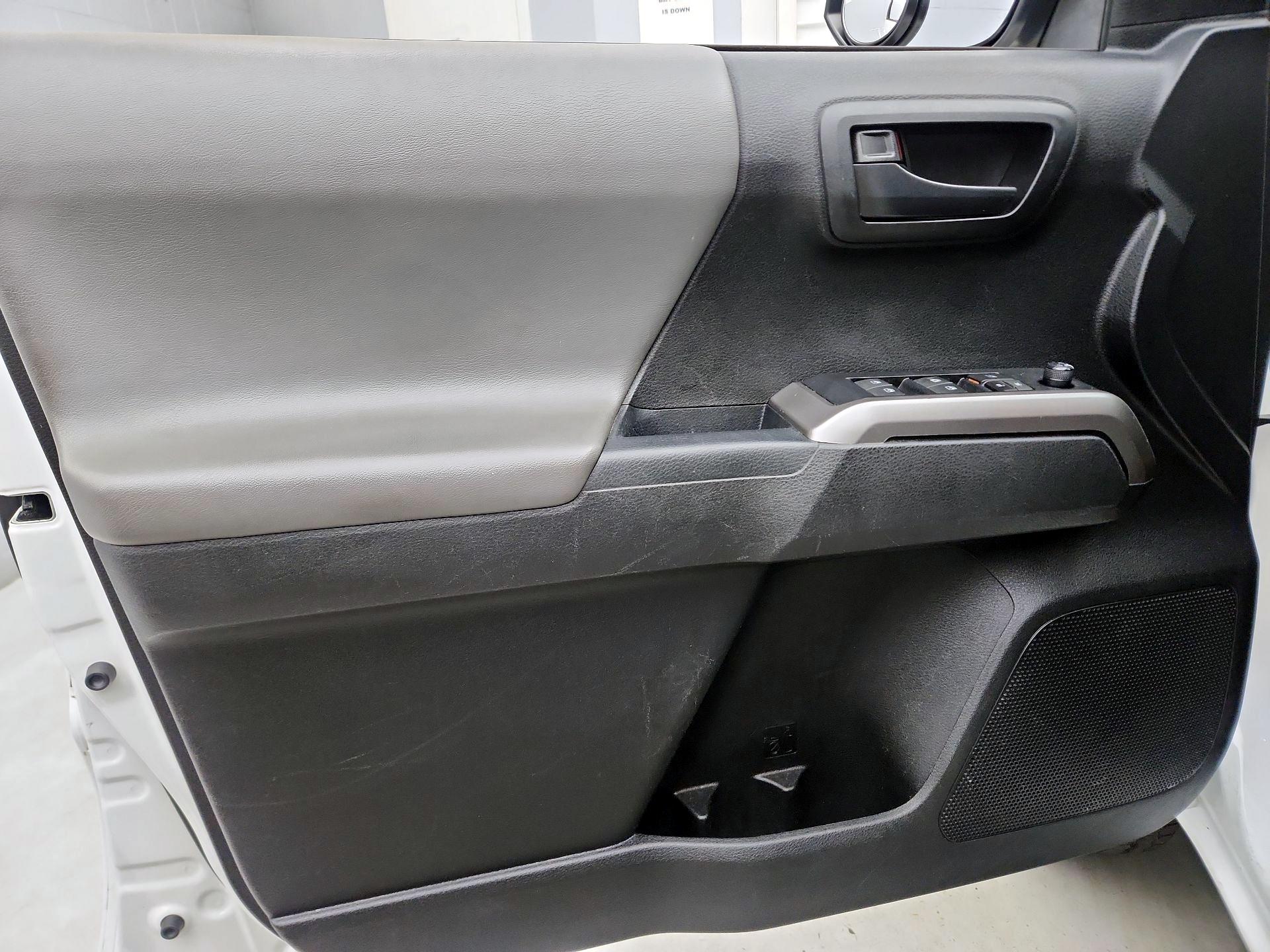 Thumbnail: 2021 Toyota Tacoma - 12