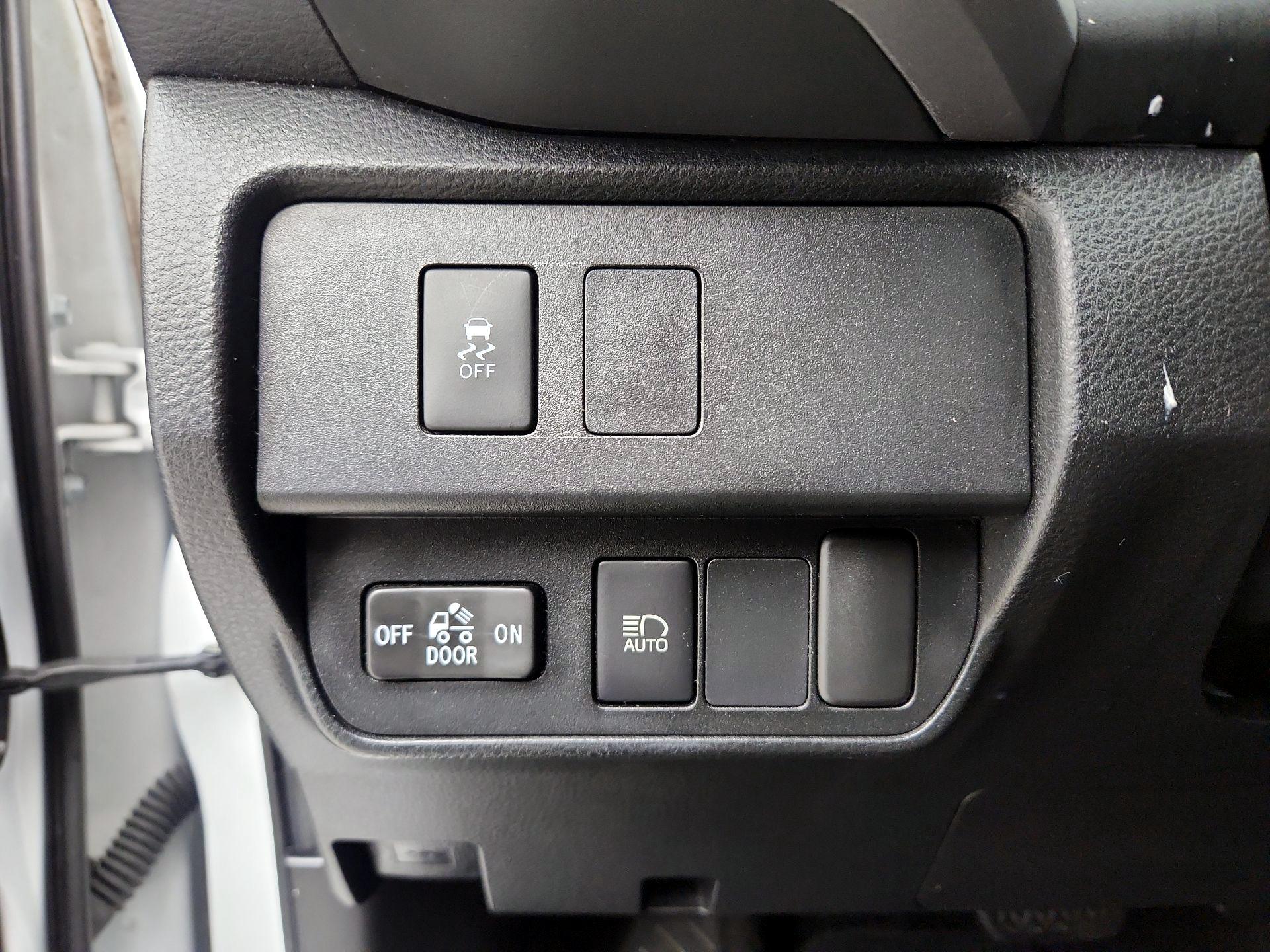 Thumbnail: 2021 Toyota Tacoma - 13