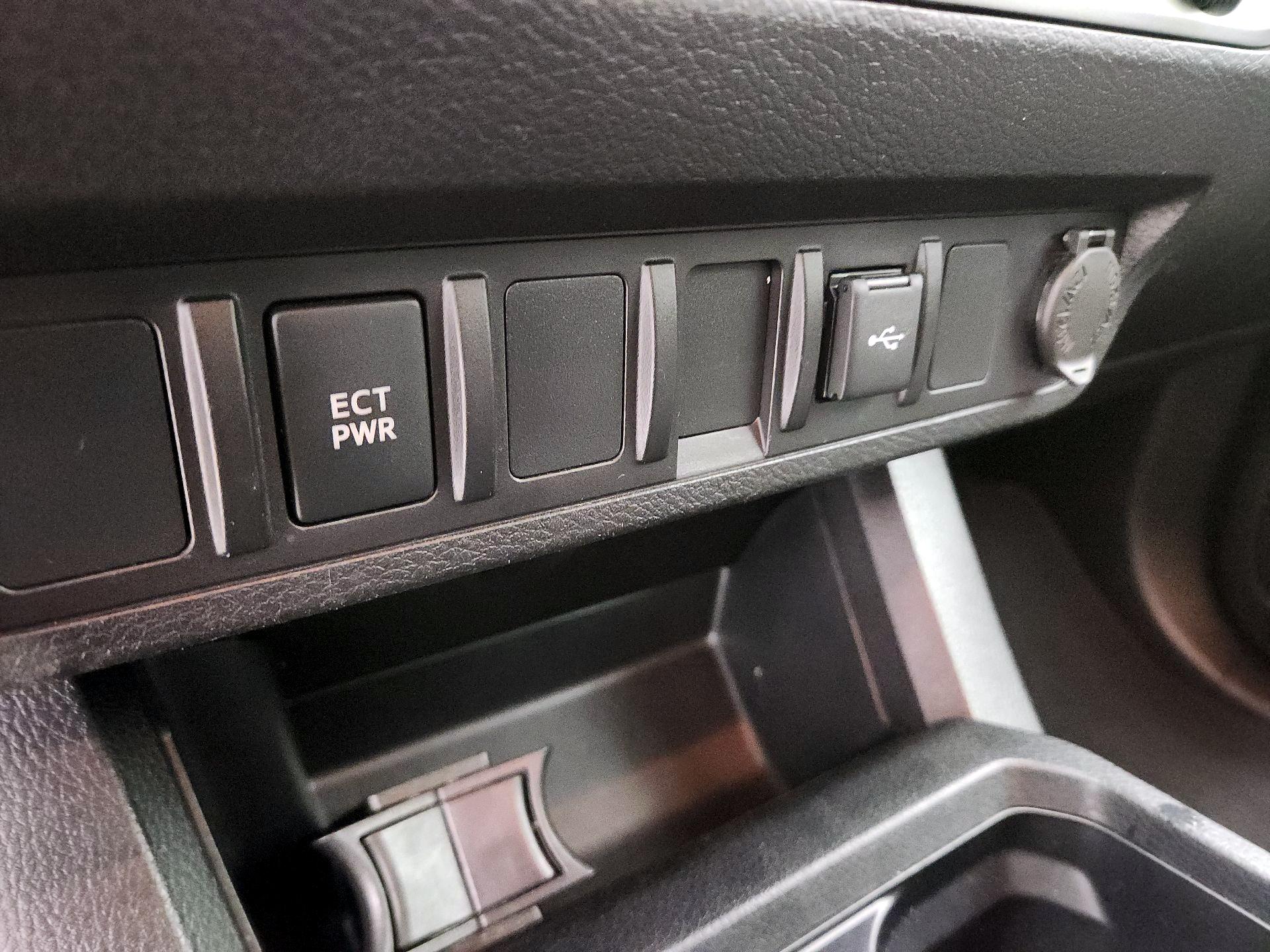 Thumbnail: 2021 Toyota Tacoma - 18