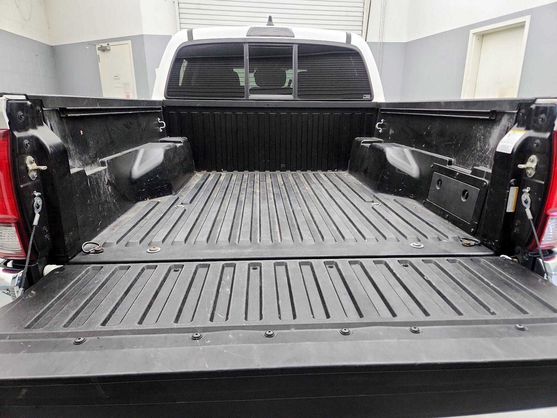 Thumbnail: 2021 Toyota Tacoma - 20