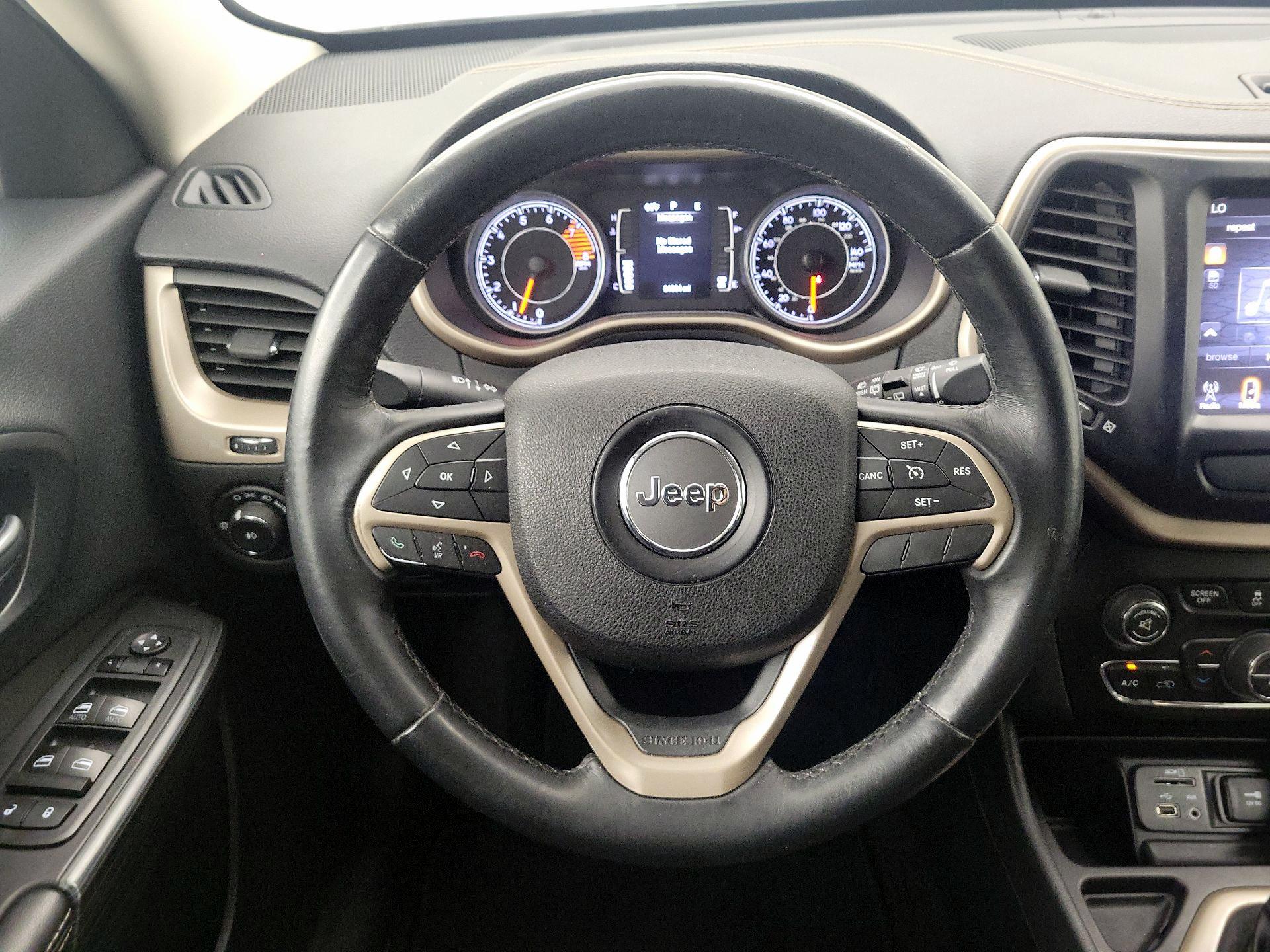 Thumbnail: 2016 Jeep Cherokee - 10