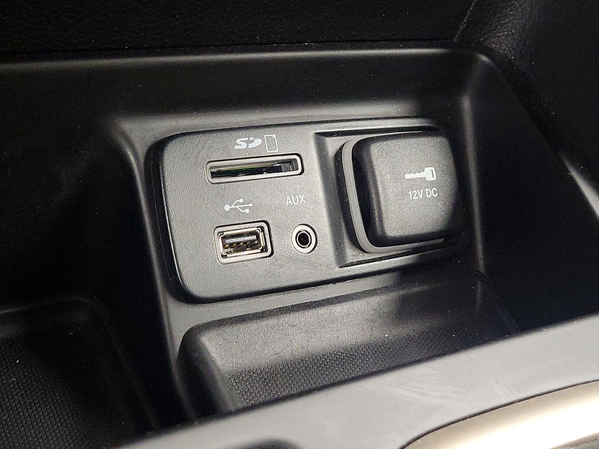 Thumbnail: 2016 Jeep Cherokee - 18