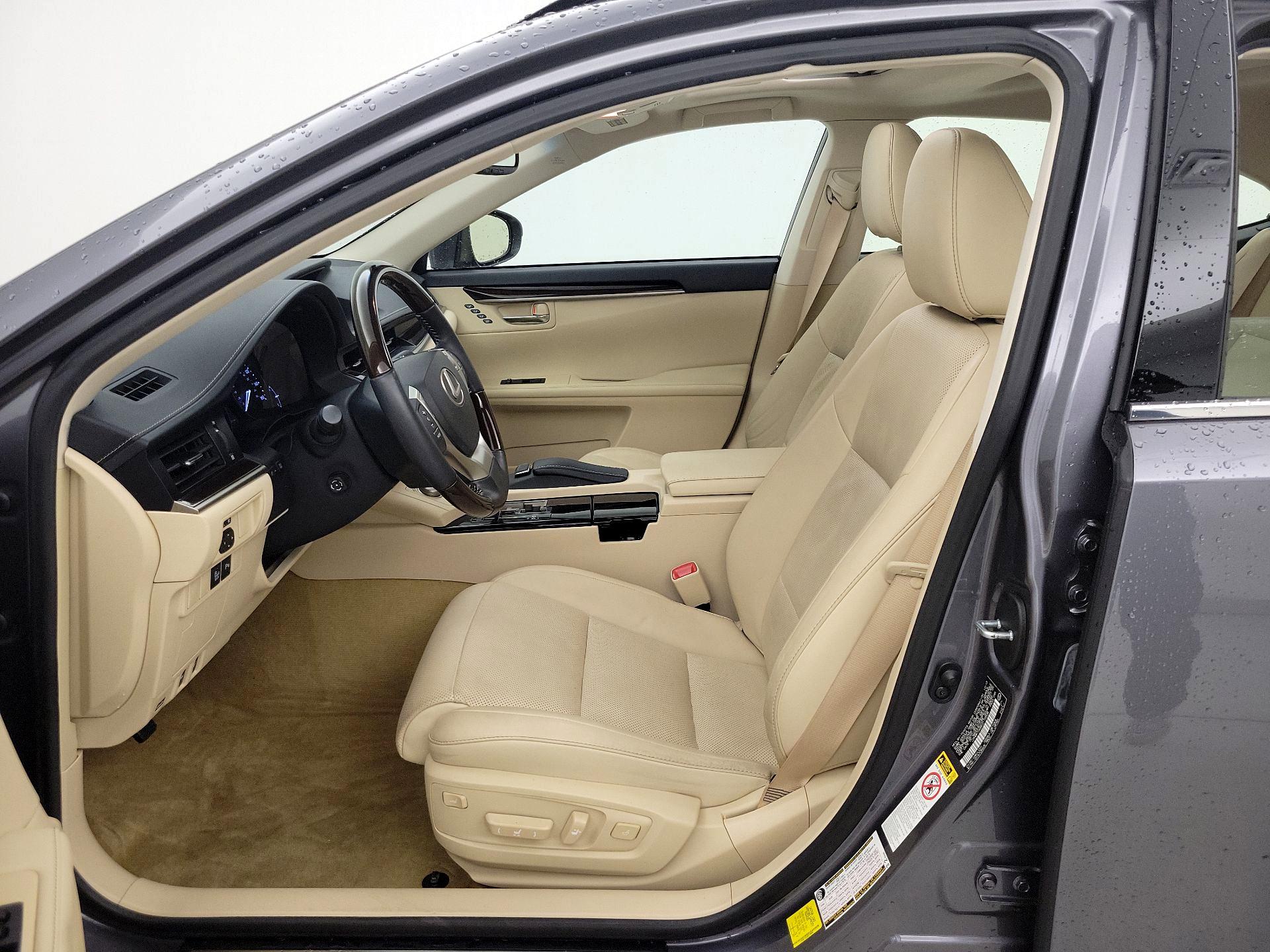 Thumbnail: 2014 Lexus ES - 11