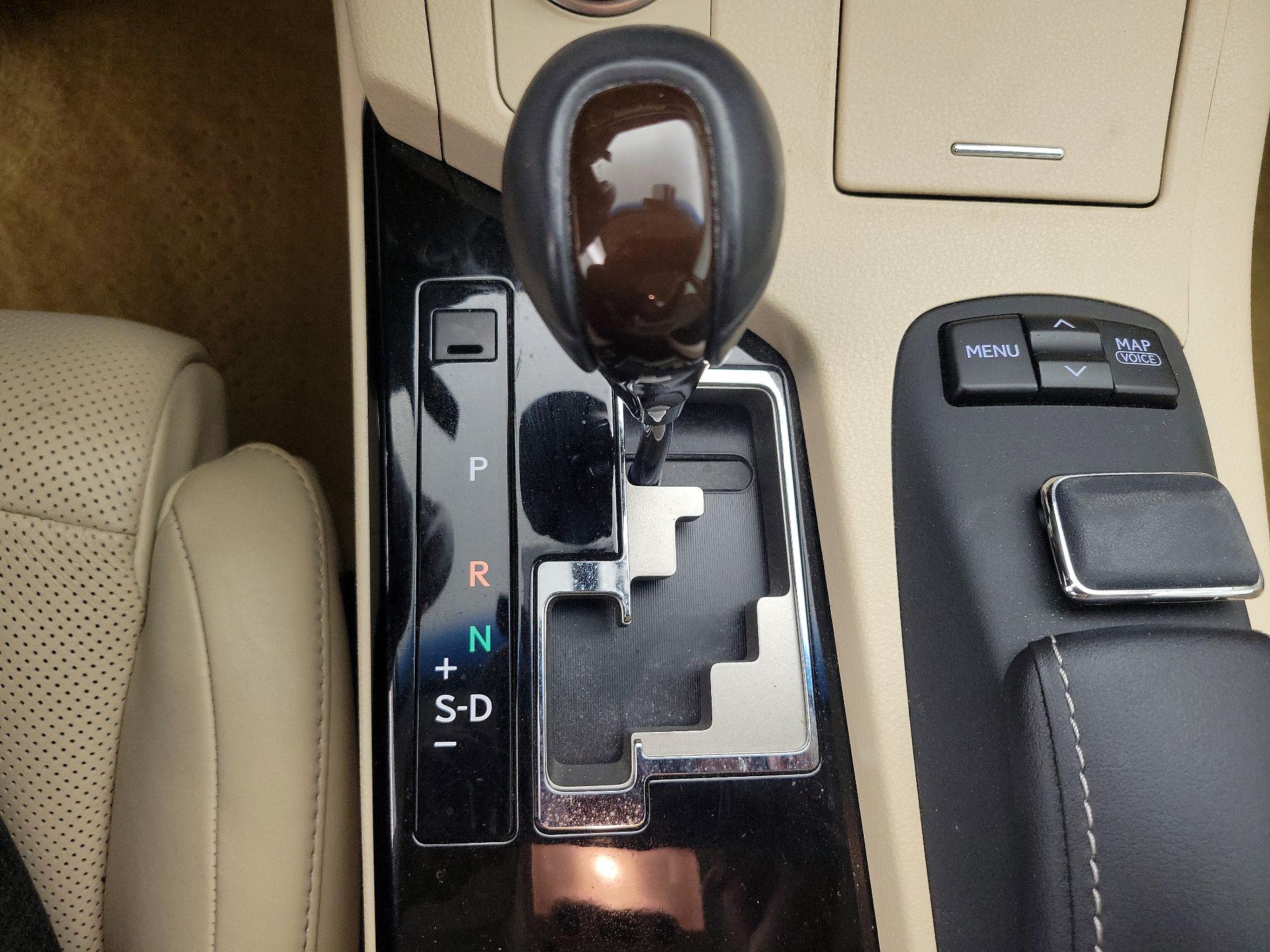 Thumbnail: 2014 Lexus ES - 18