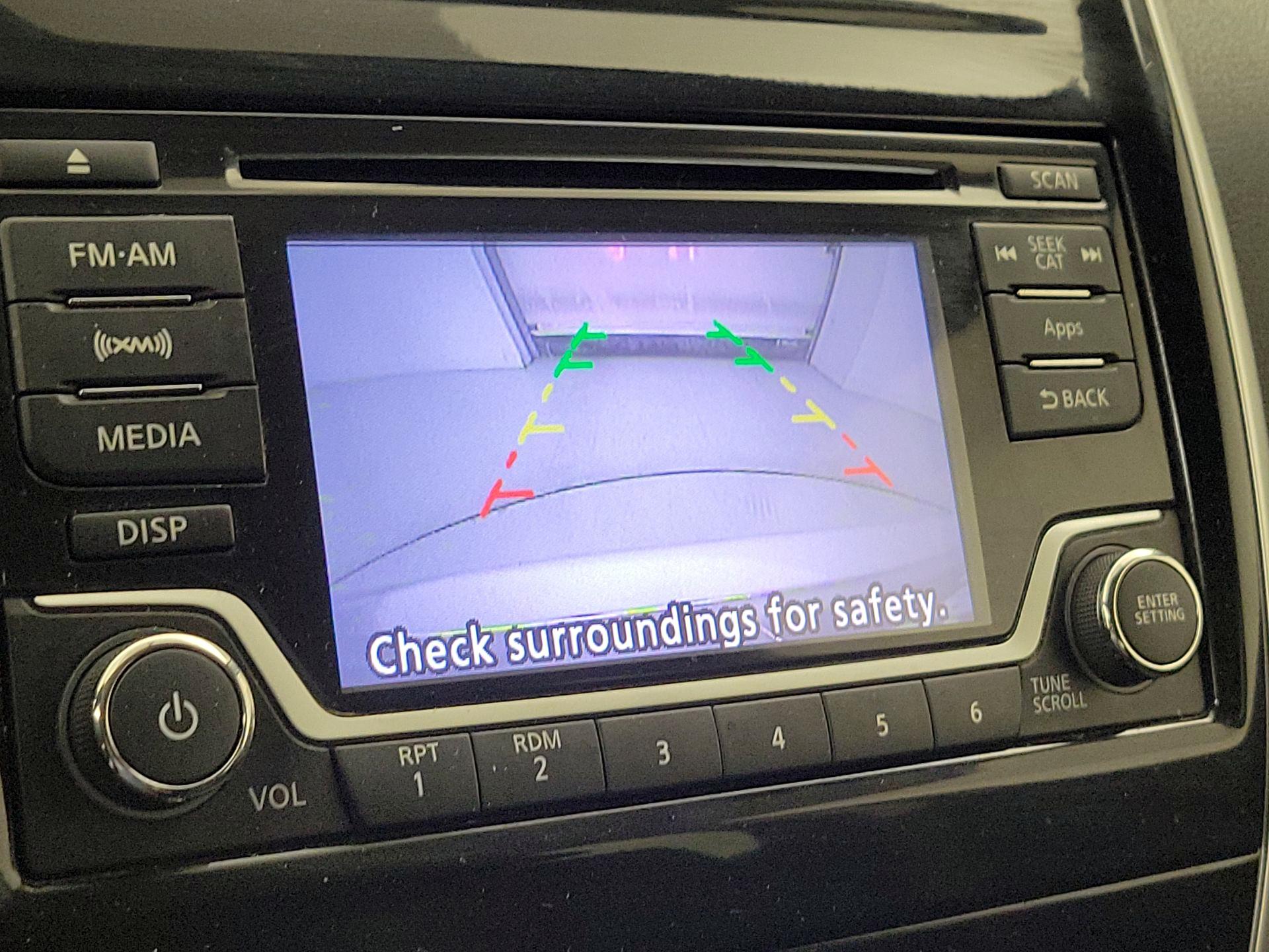 Thumbnail: 2015 Nissan Versa Note - 14