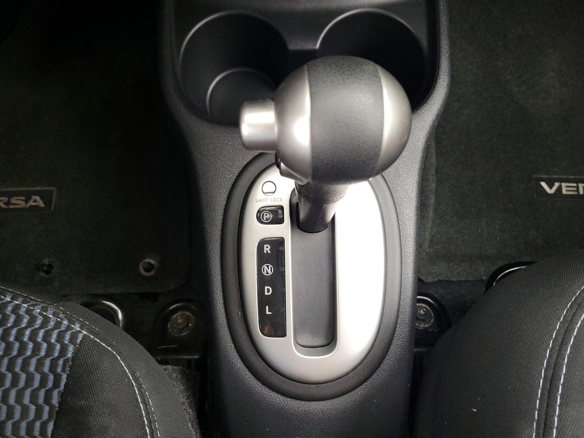 Thumbnail: 2015 Nissan Versa Note - 17