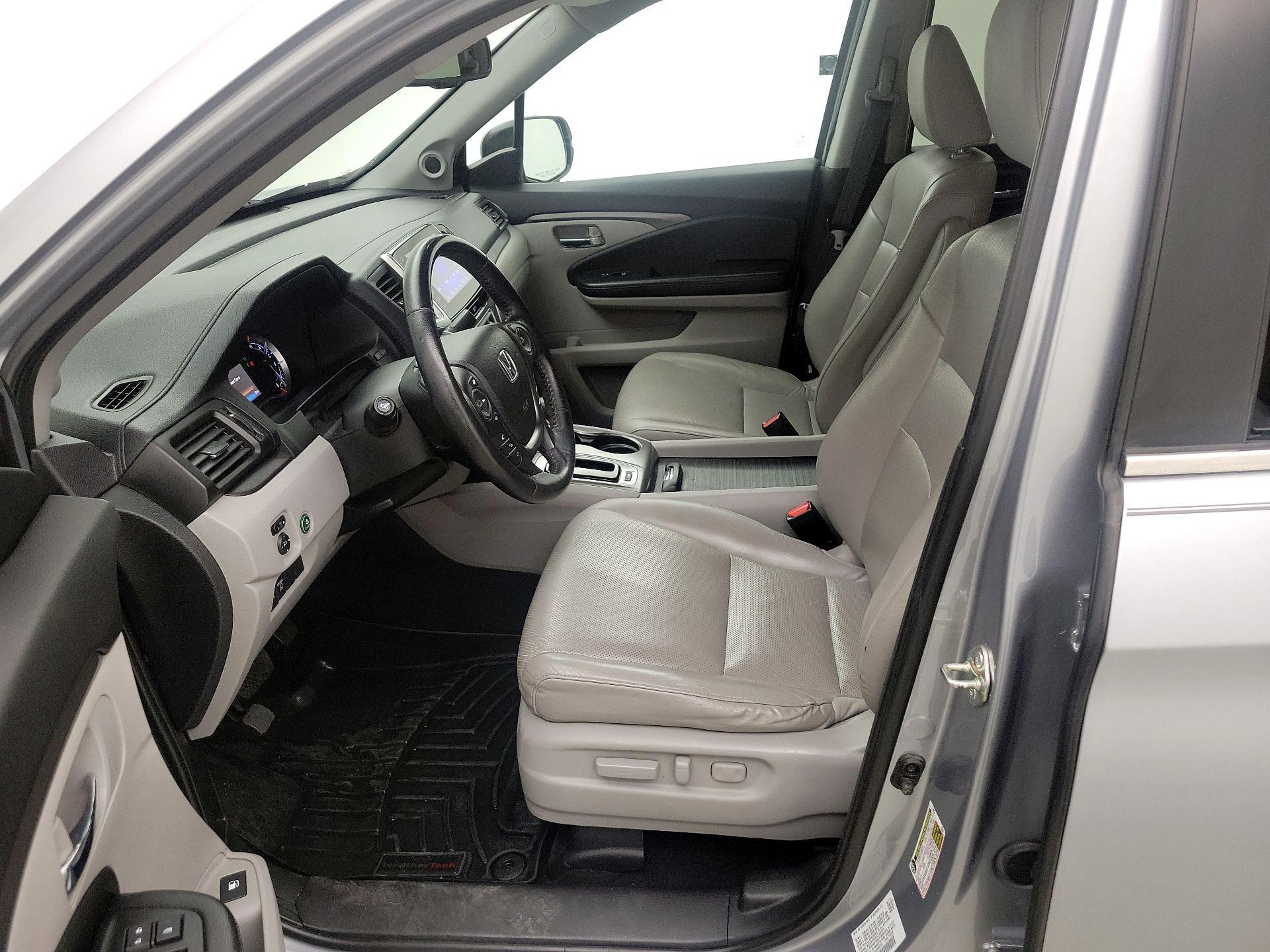 Thumbnail: 2019 Honda Ridgeline - 11