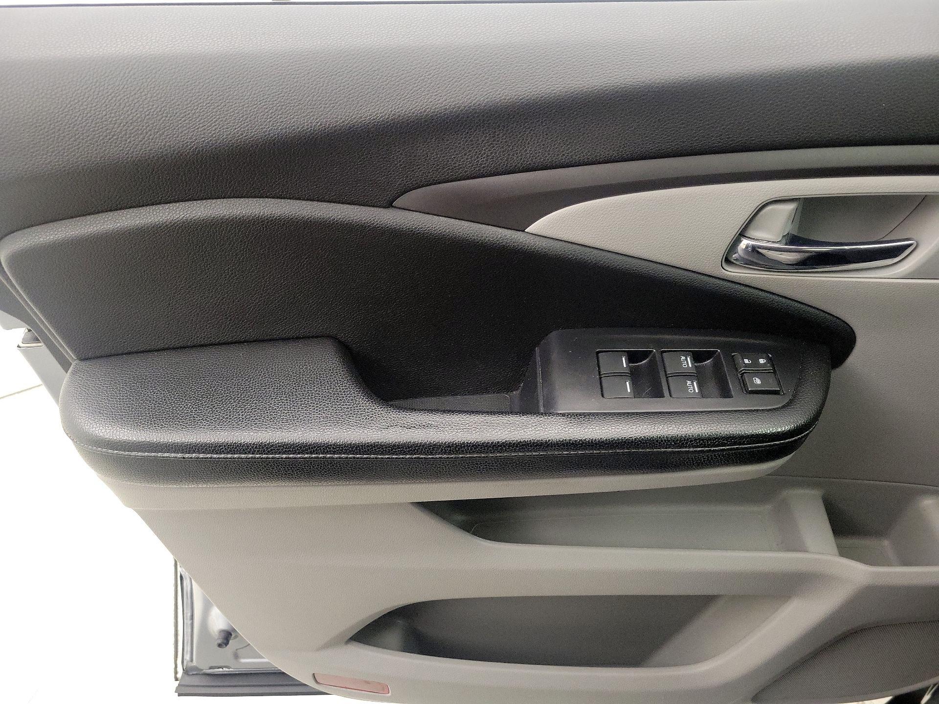 Thumbnail: 2019 Honda Ridgeline - 12