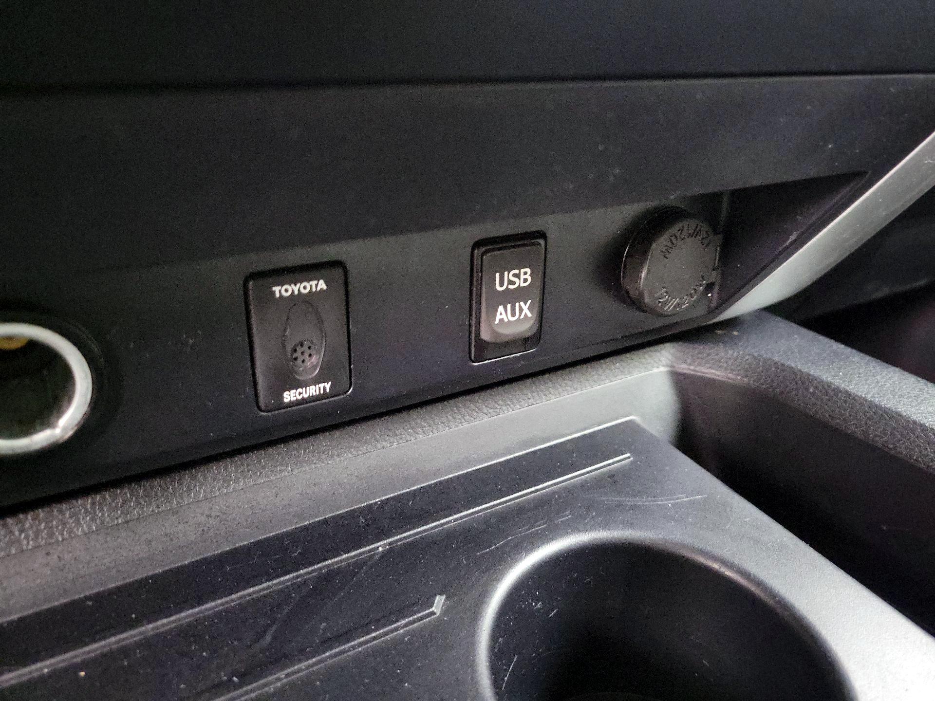 Thumbnail: 2018 Toyota Tundra - 19