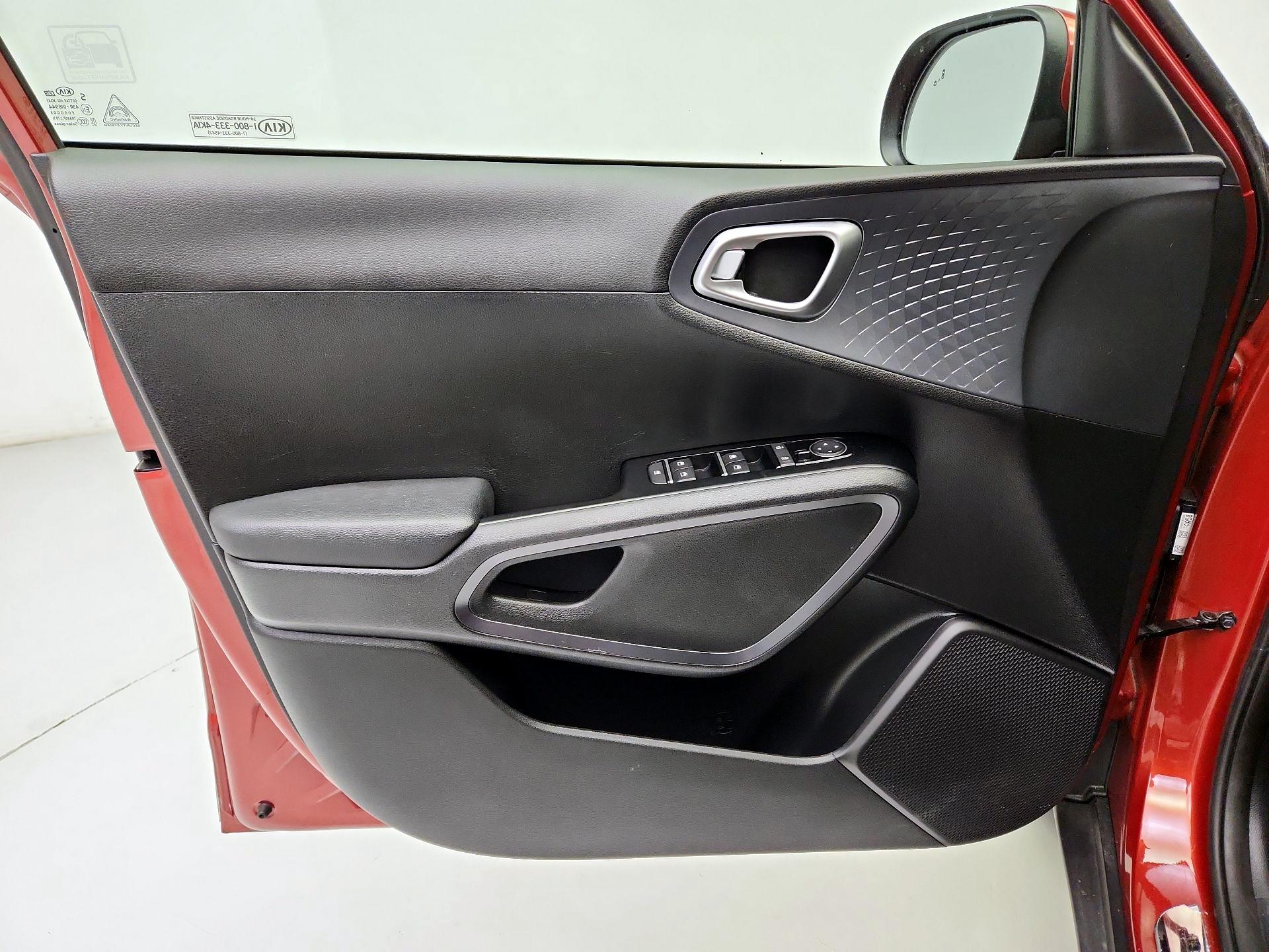 Thumbnail: 2021 Kia Soul - 12