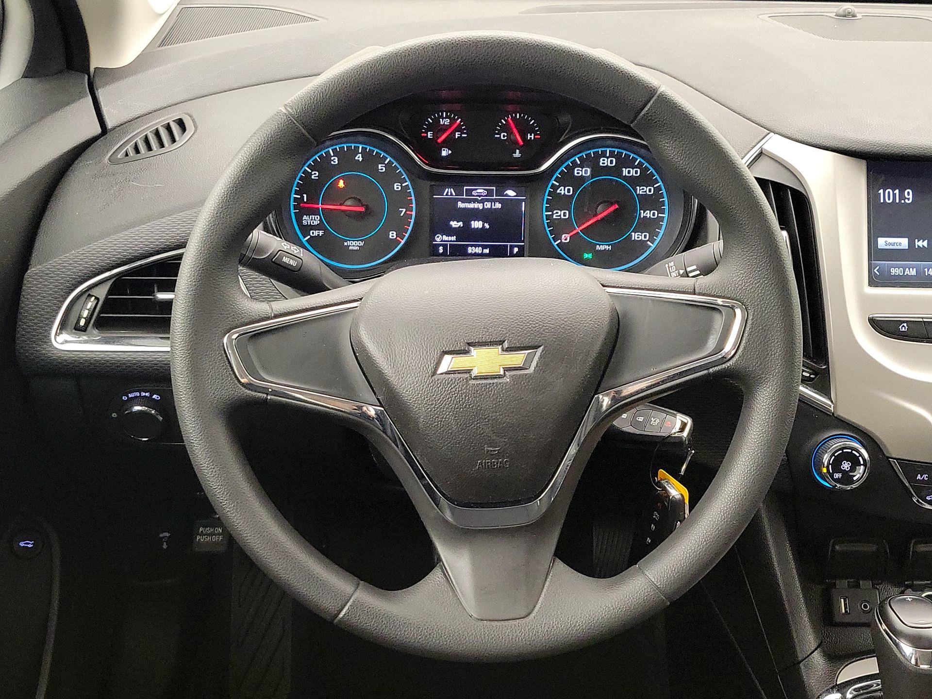 Thumbnail: 2018 Chevrolet Cruze - 10