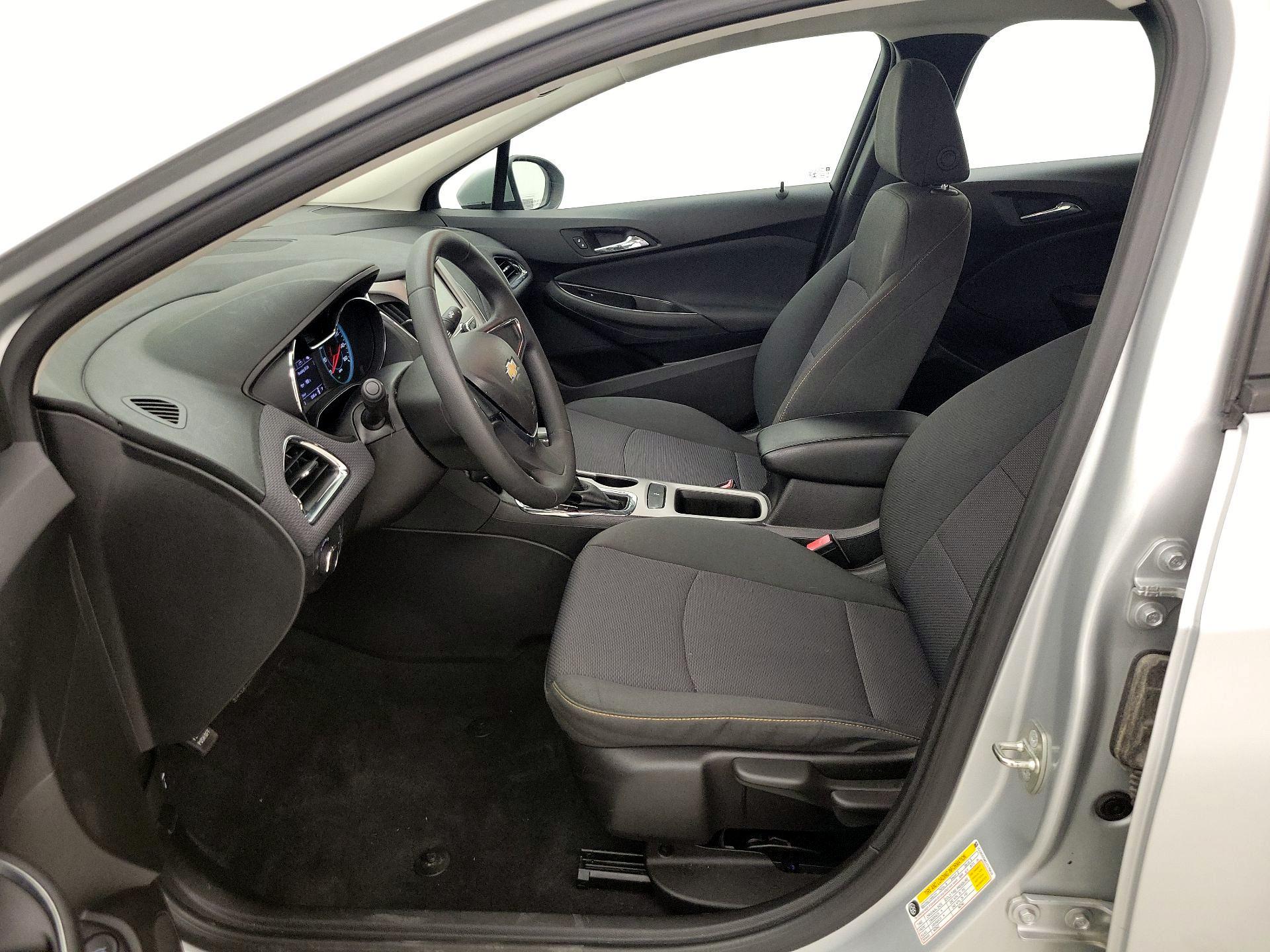 Thumbnail: 2018 Chevrolet Cruze - 11