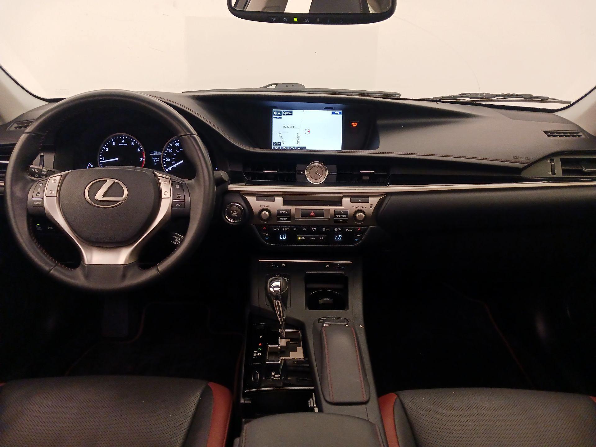 Thumbnail: 2015 Lexus ES - 9