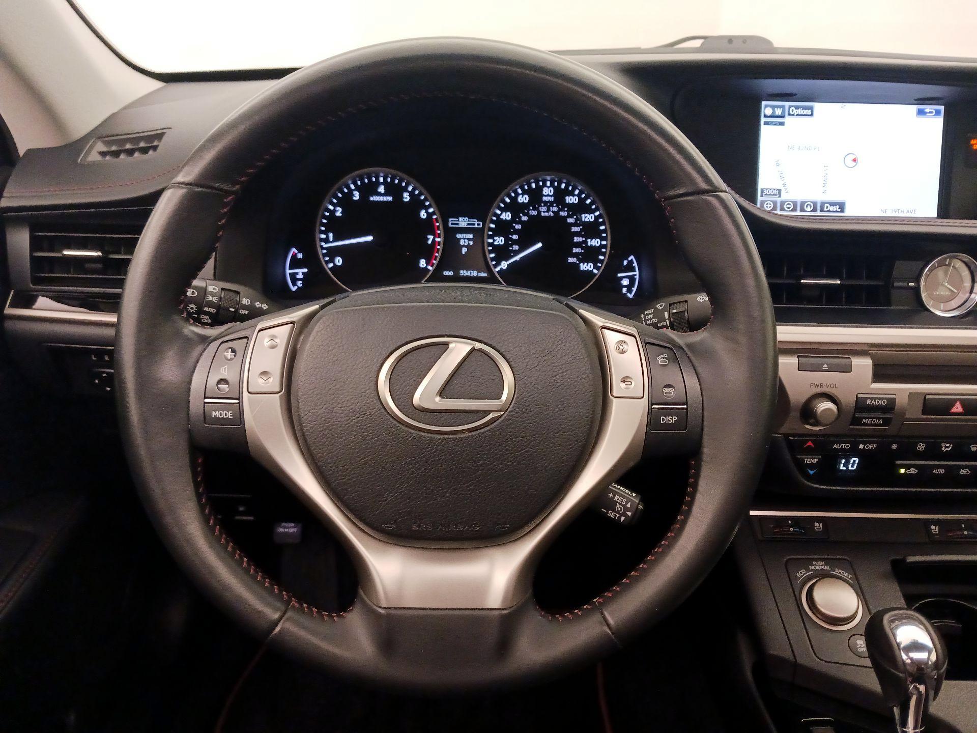 Thumbnail: 2015 Lexus ES - 10