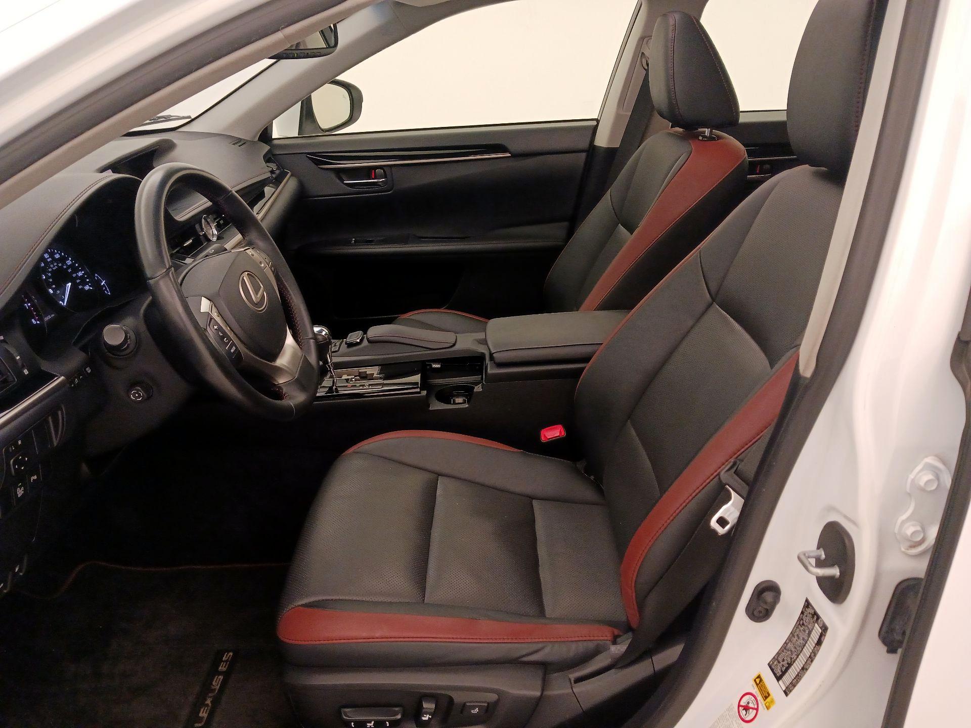 Thumbnail: 2015 Lexus ES - 11