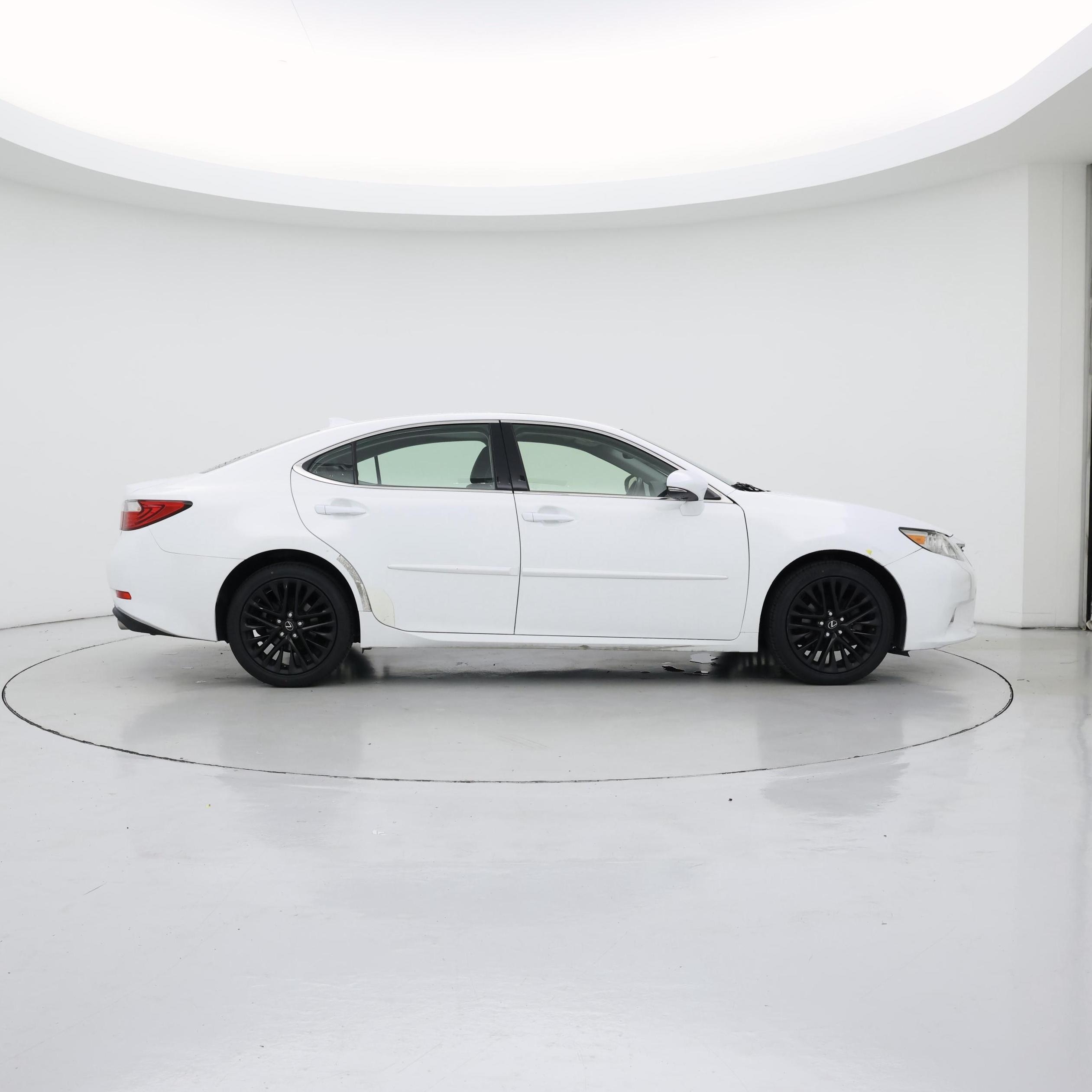 Thumbnail: 2015 Lexus ES - 7