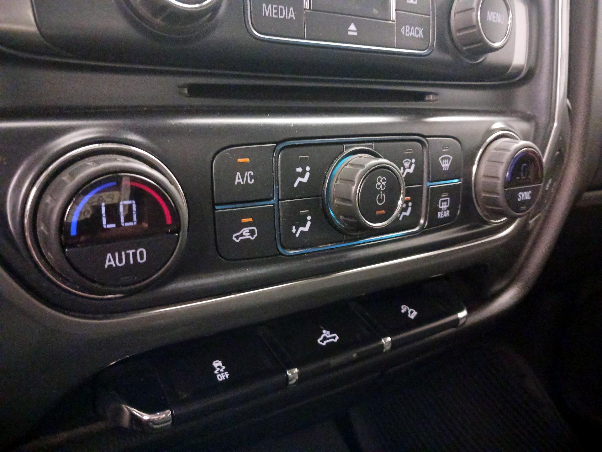 Thumbnail: 2019 Chevrolet Silverado 1500 - 16