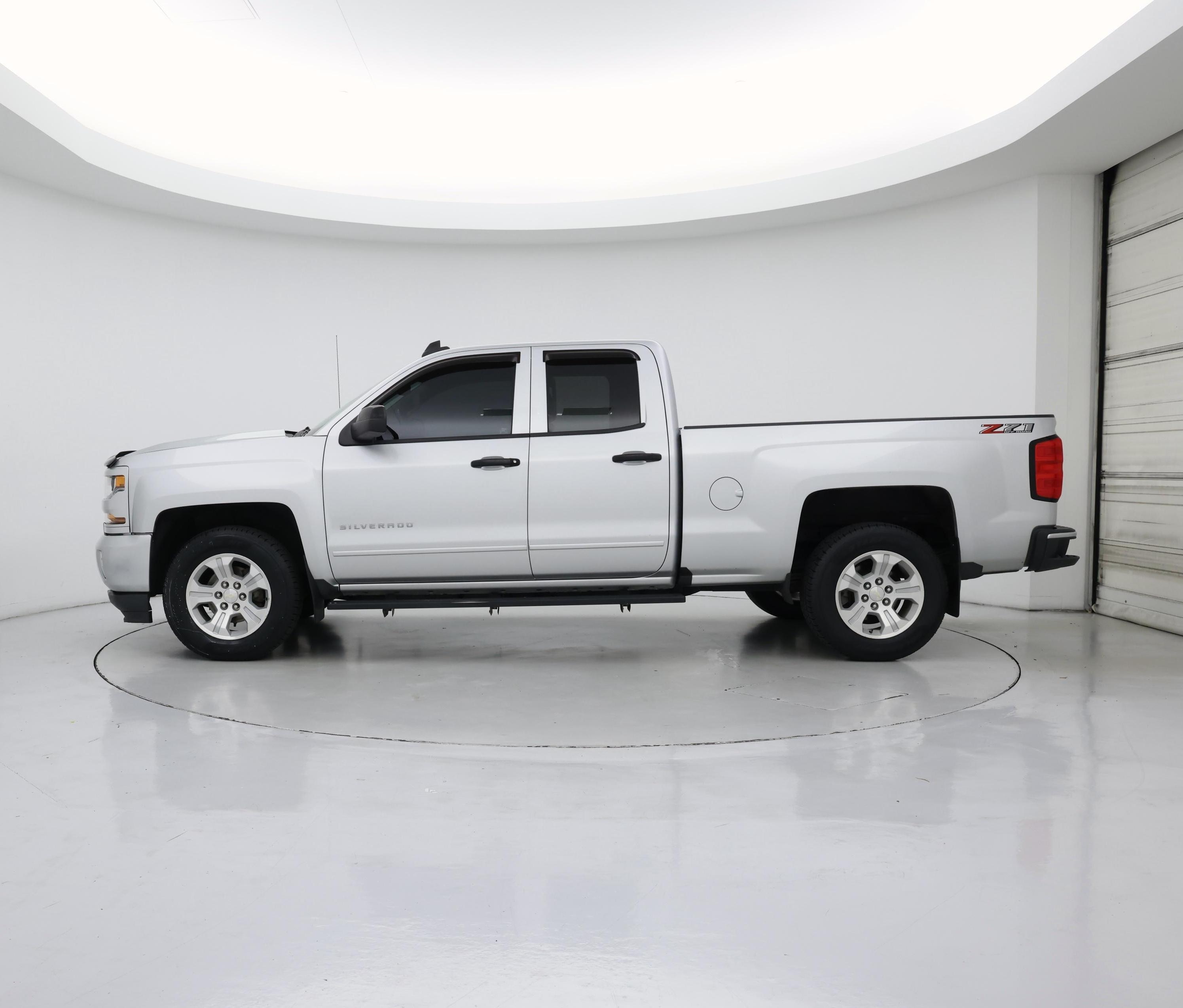 Thumbnail: 2019 Chevrolet Silverado 1500 - 3