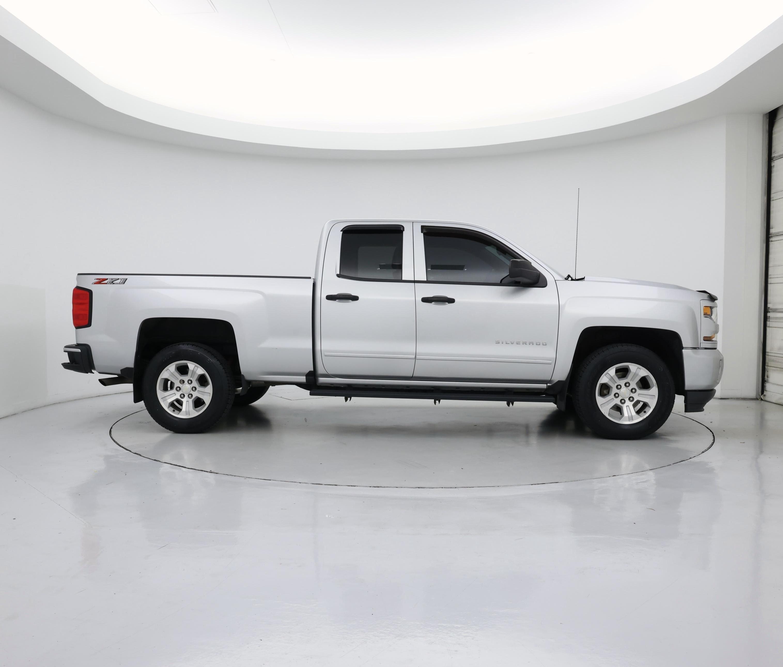 Thumbnail: 2019 Chevrolet Silverado 1500 - 7