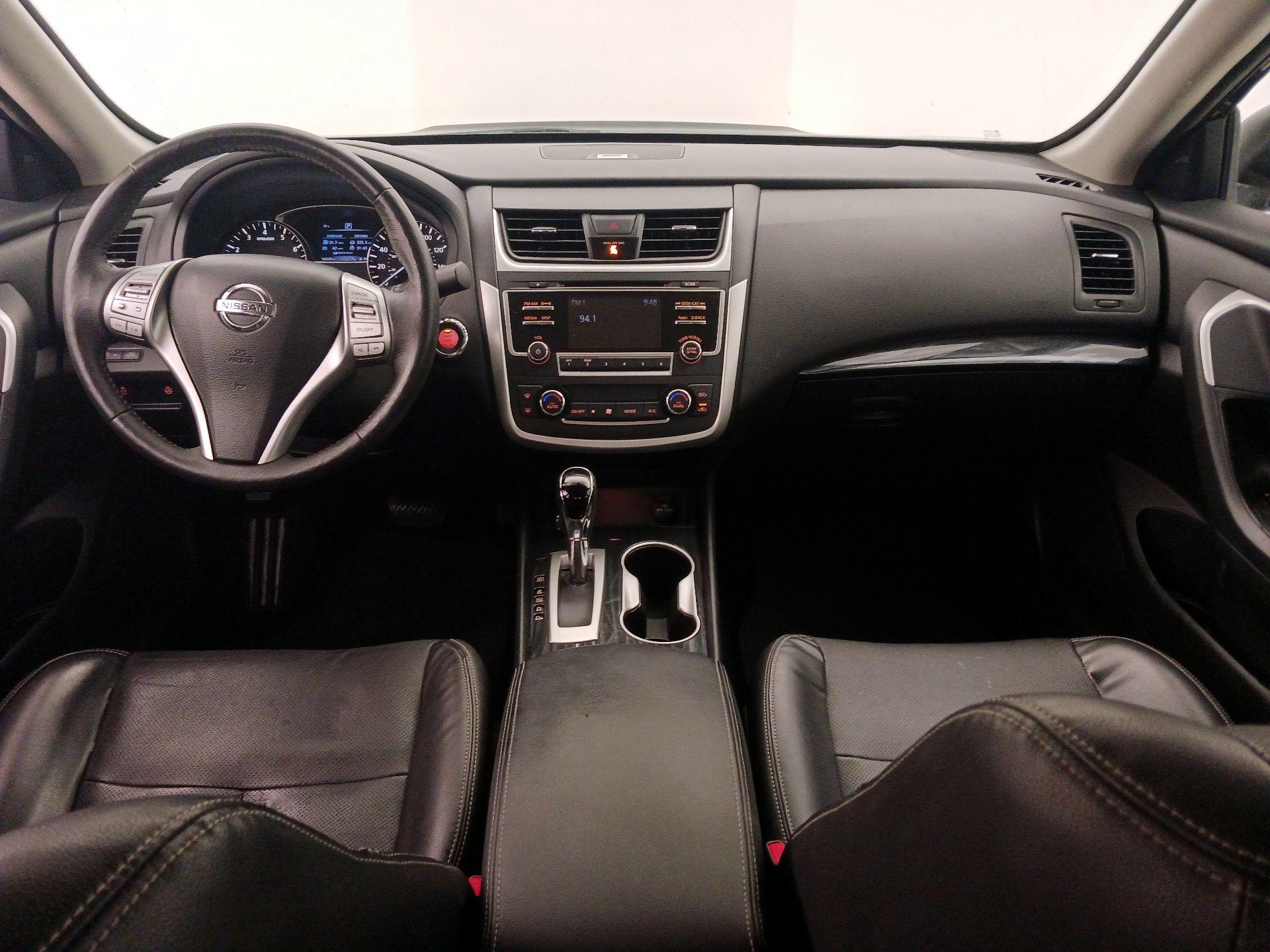 Thumbnail: 2016 Nissan Altima - 9