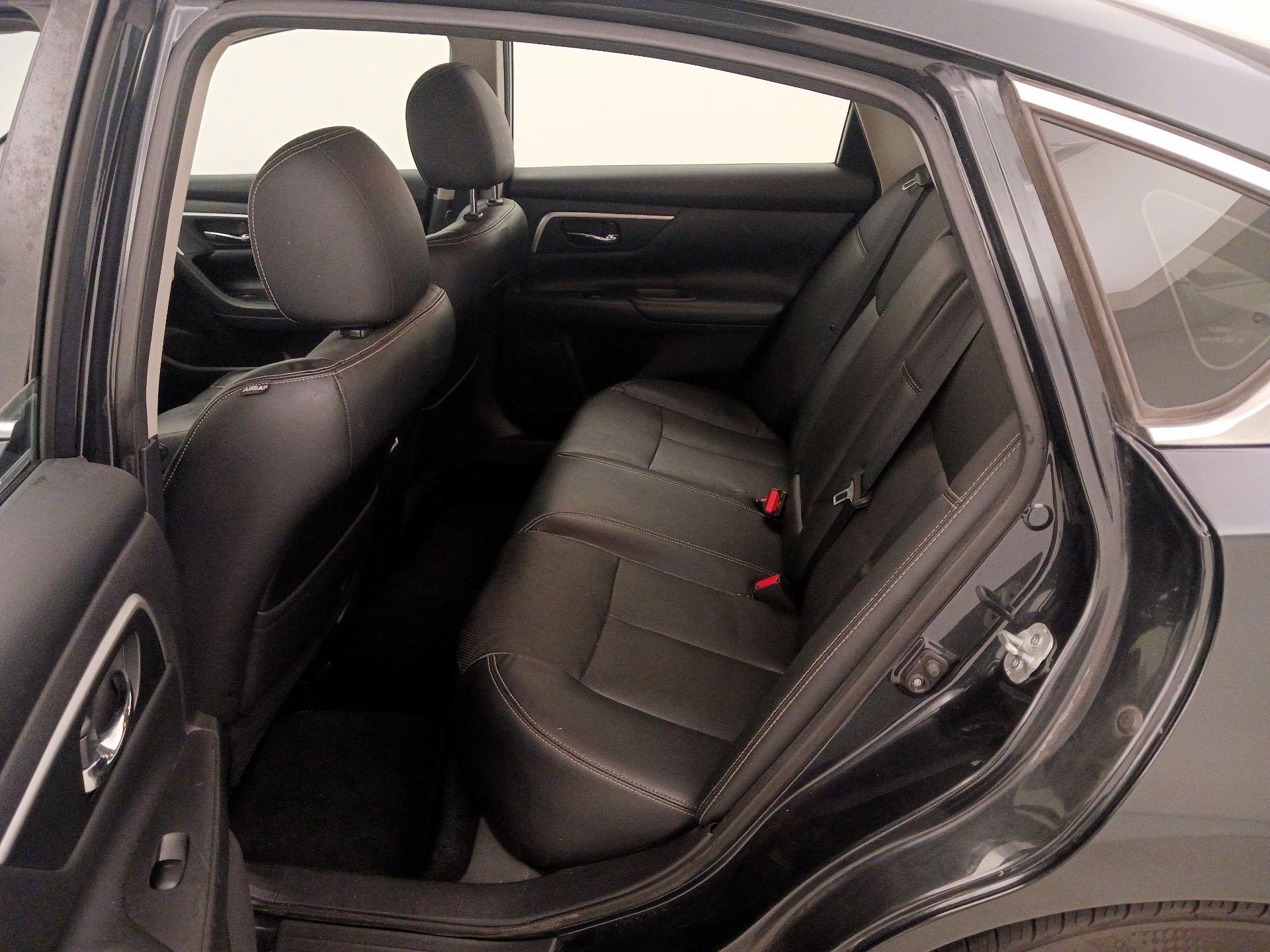 Thumbnail: 2016 Nissan Altima - 19