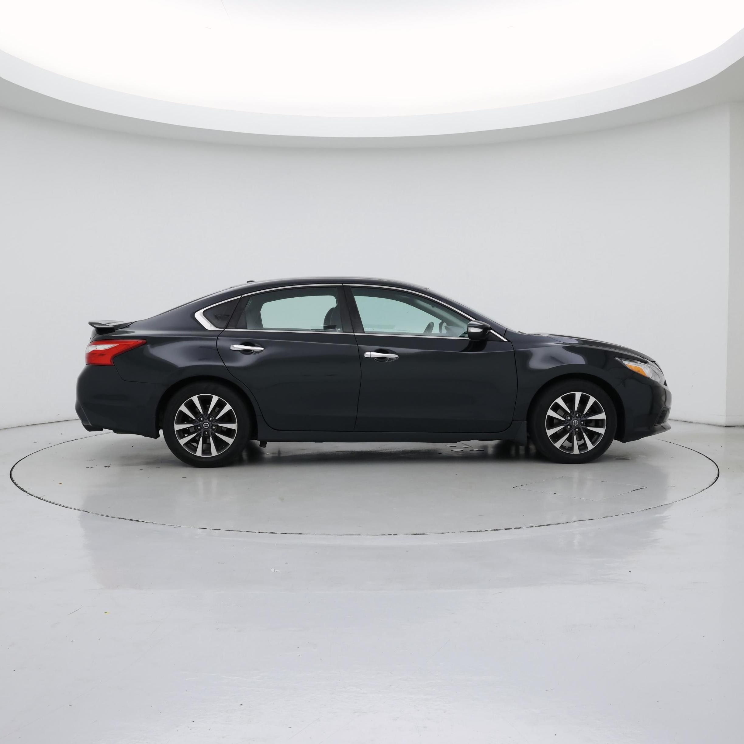 Thumbnail: 2016 Nissan Altima - 7