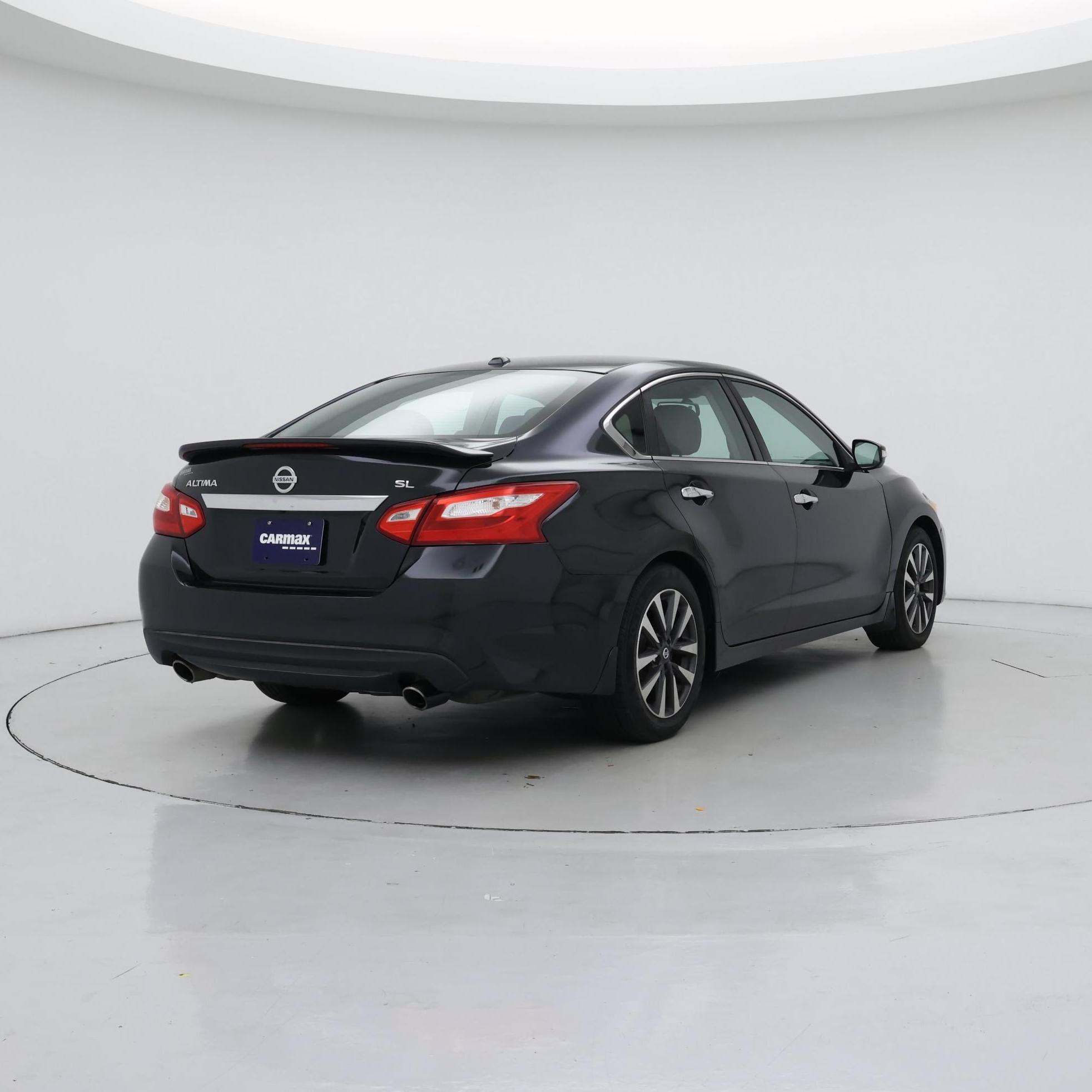 Thumbnail: 2016 Nissan Altima - 8