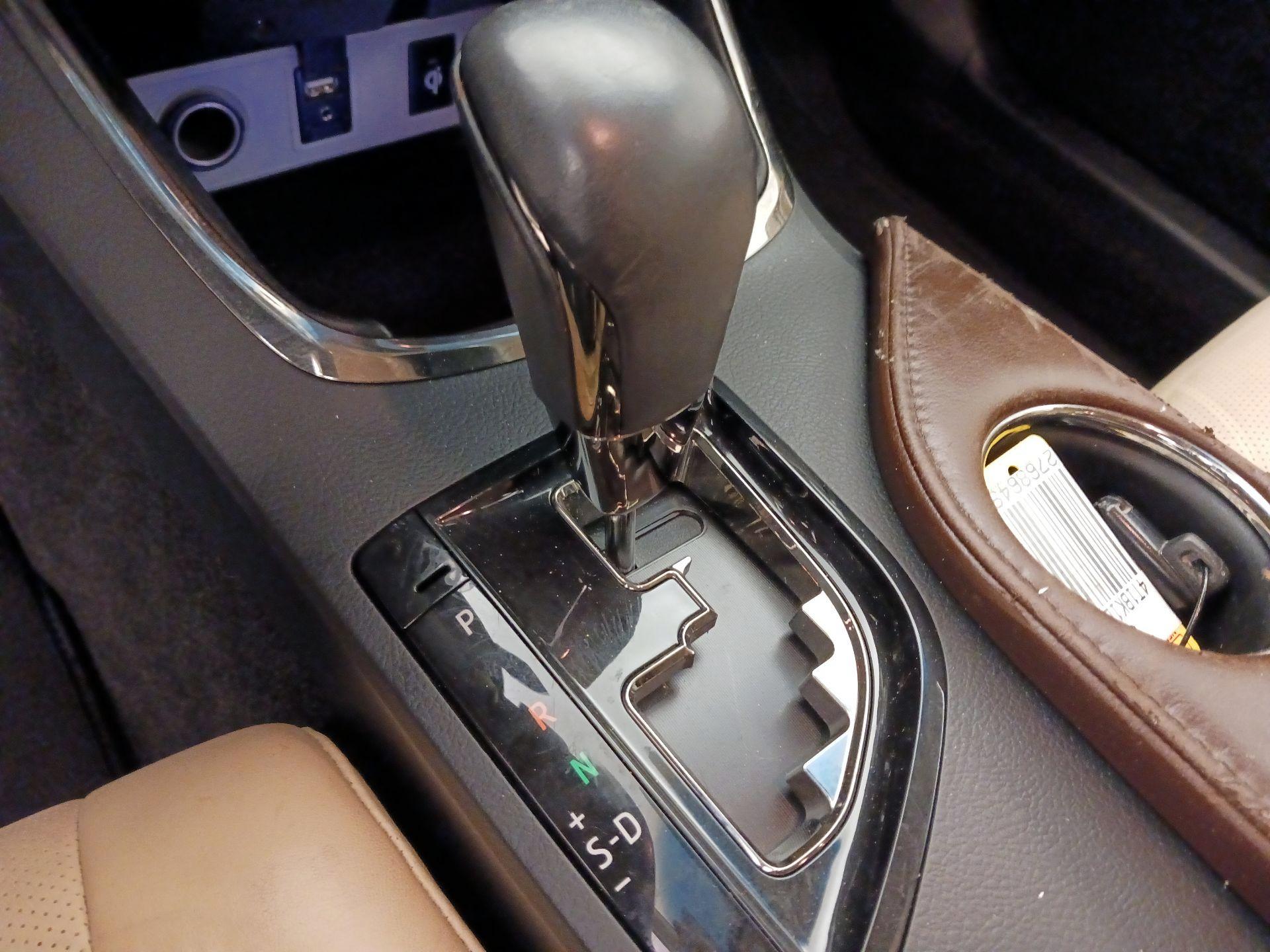 Thumbnail: 2015 Toyota Avalon - 17