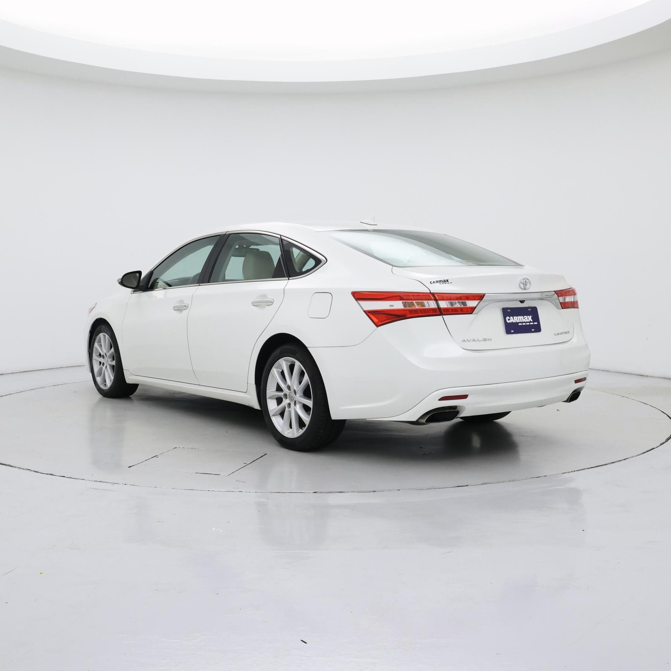 Thumbnail: 2015 Toyota Avalon - 2