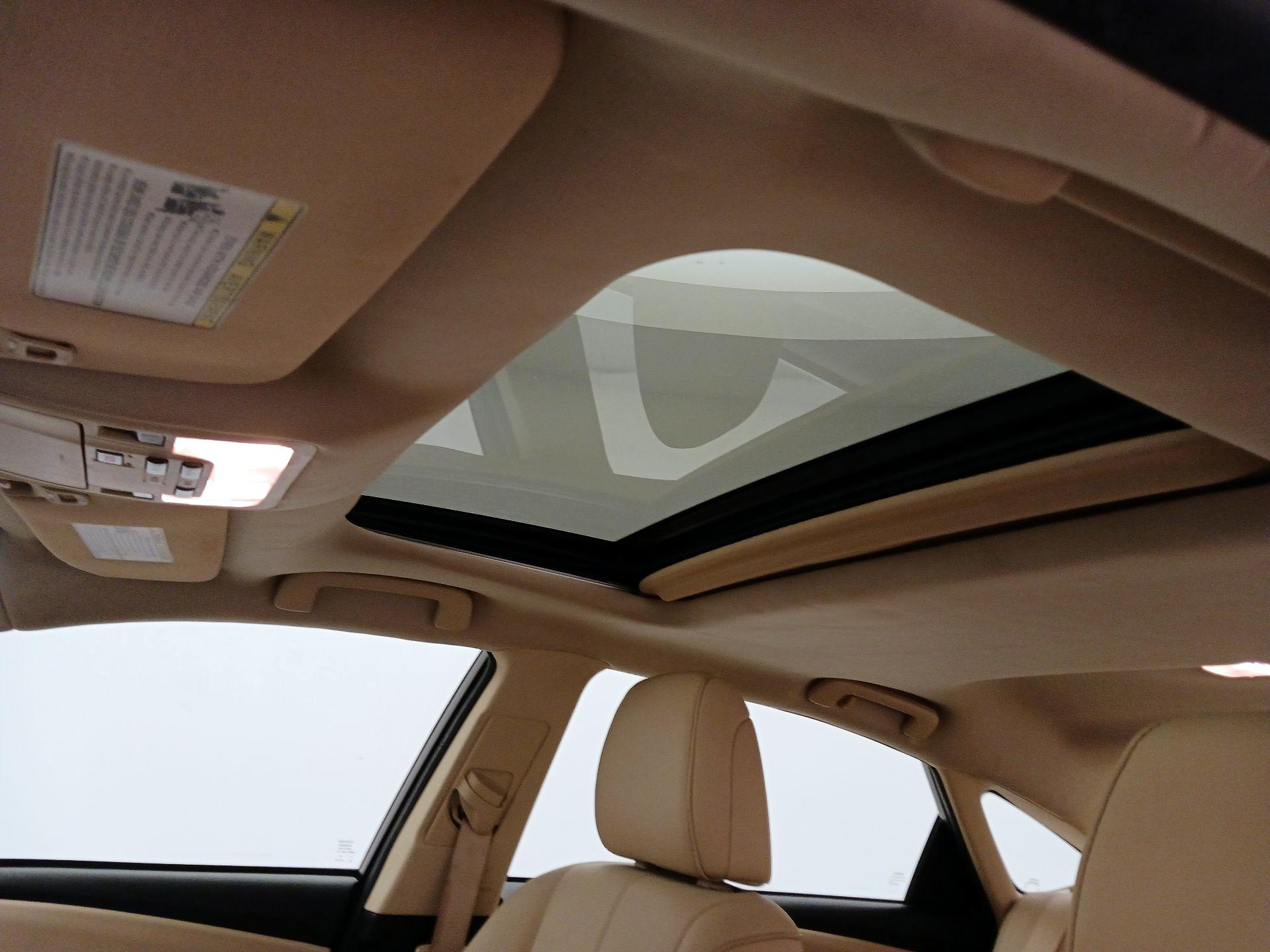 Thumbnail: 2015 Toyota Avalon - 19