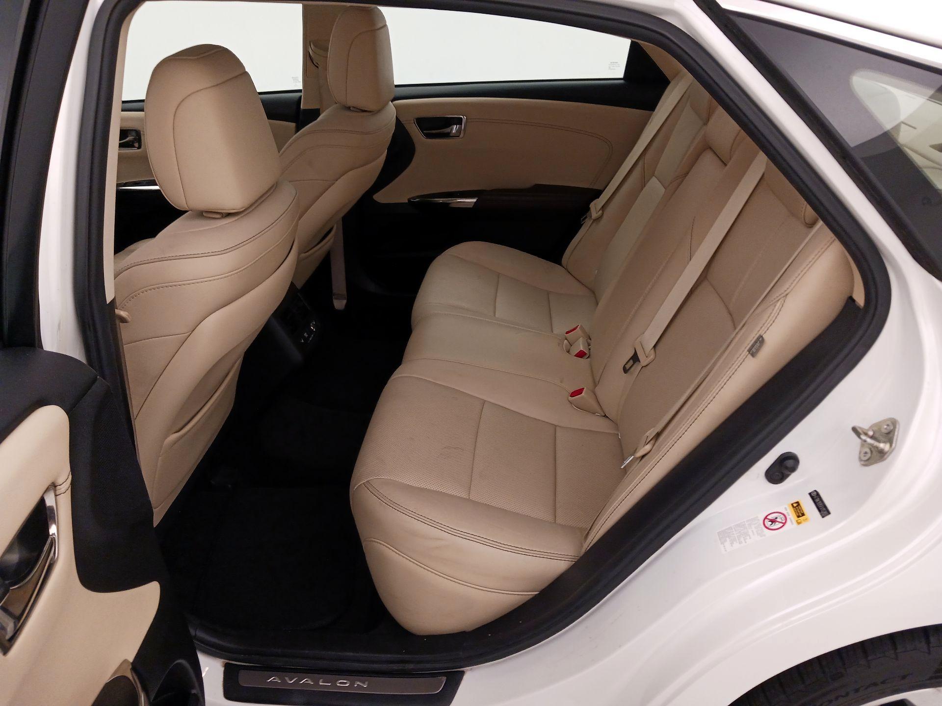Thumbnail: 2015 Toyota Avalon - 20