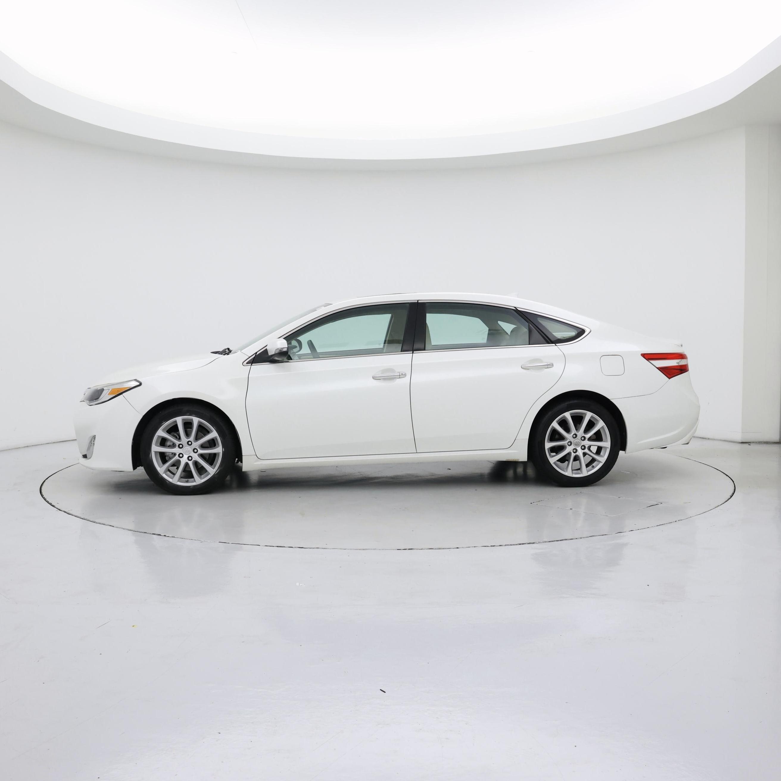Thumbnail: 2015 Toyota Avalon - 3
