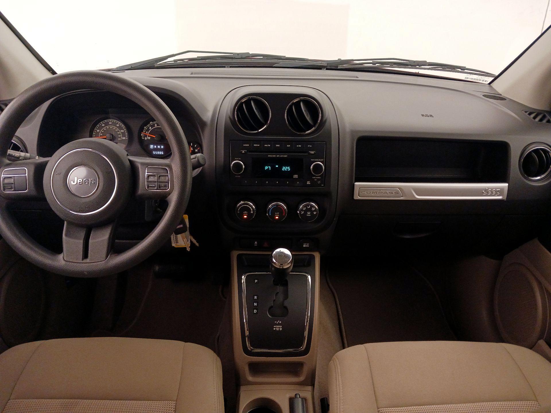 Thumbnail: 2015 Jeep Compass - 9