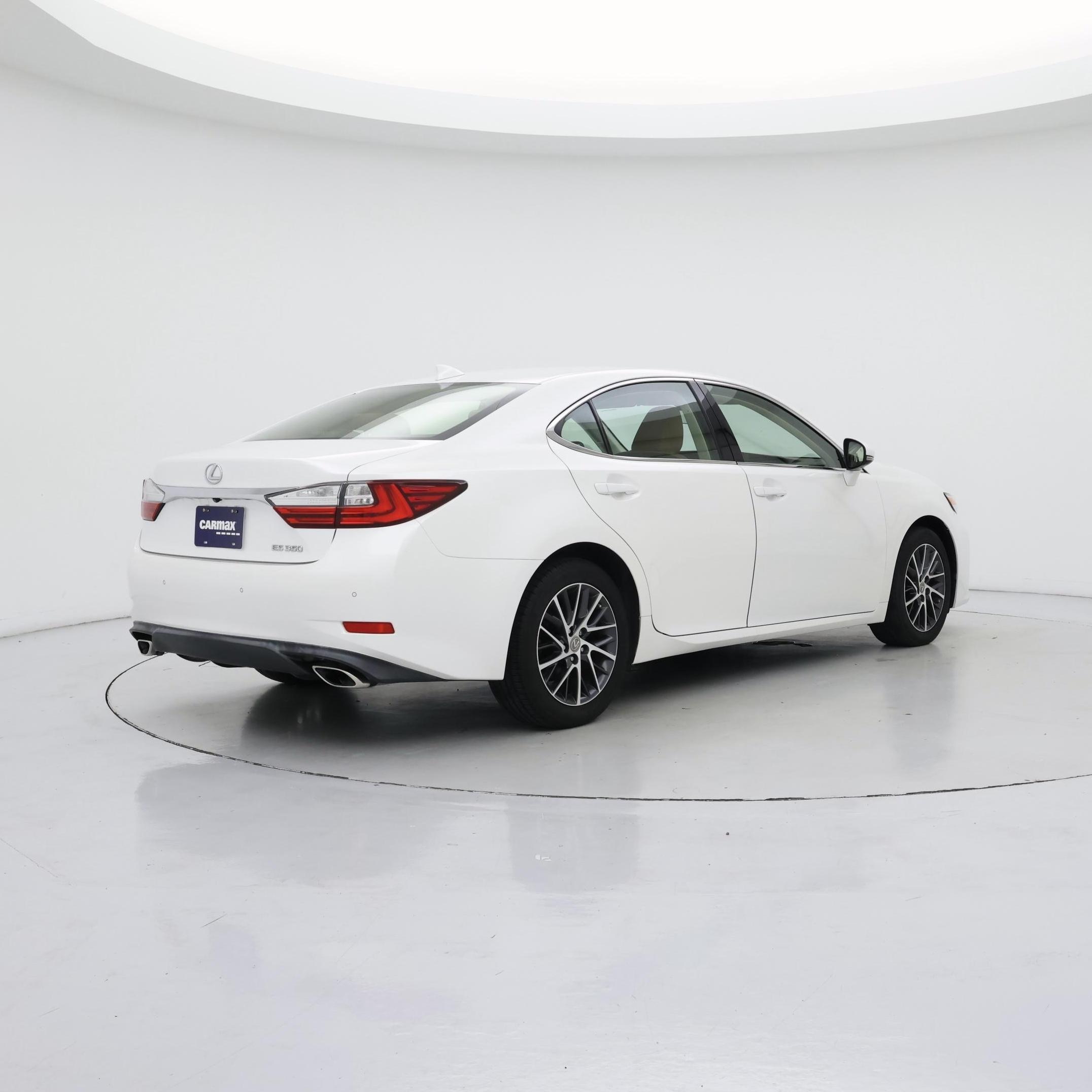 Thumbnail: 2016 Lexus ES - 8