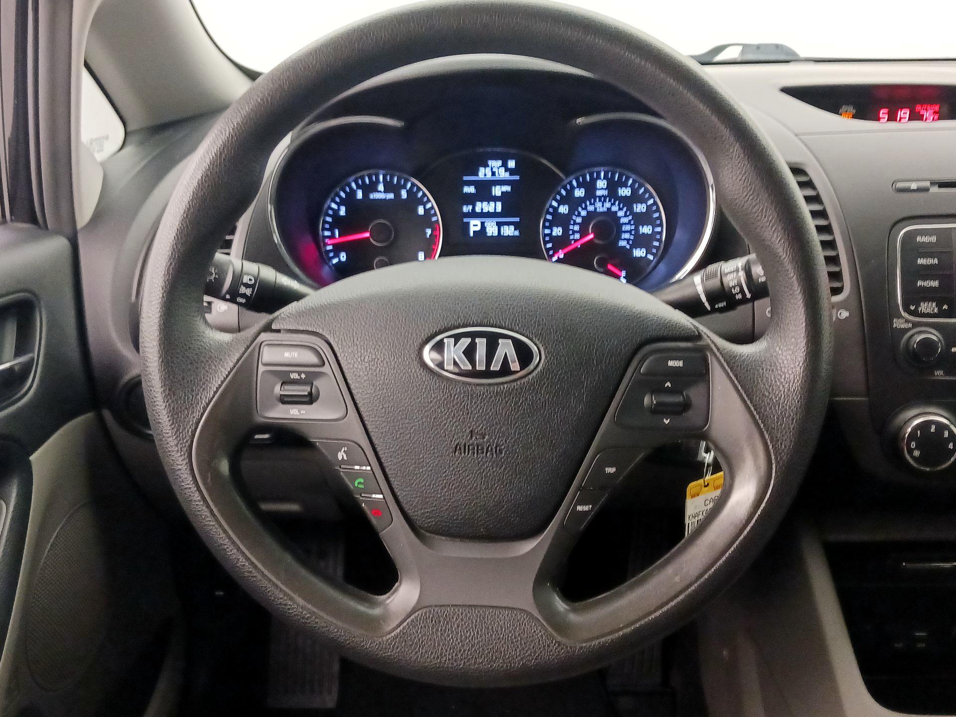 Thumbnail: 2016 Kia Forte - 10