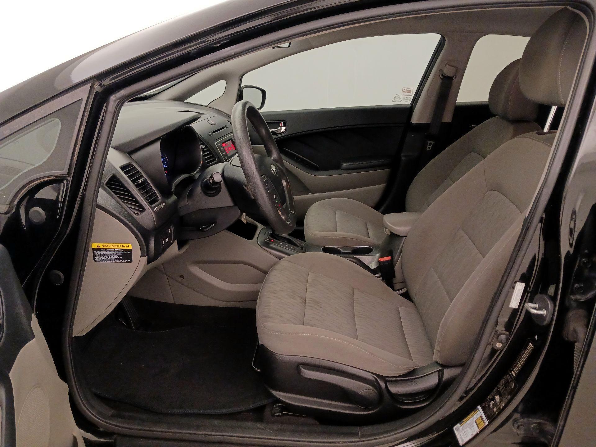 Thumbnail: 2016 Kia Forte - 11