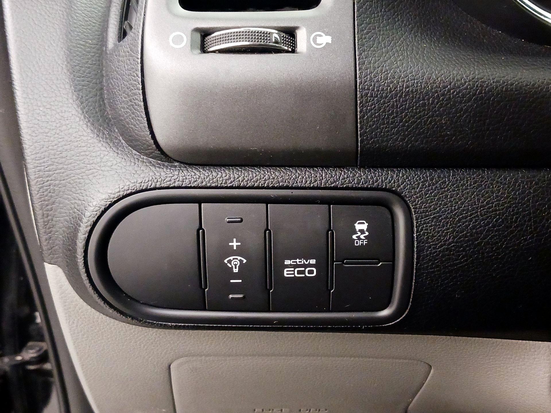 Thumbnail: 2016 Kia Forte - 13