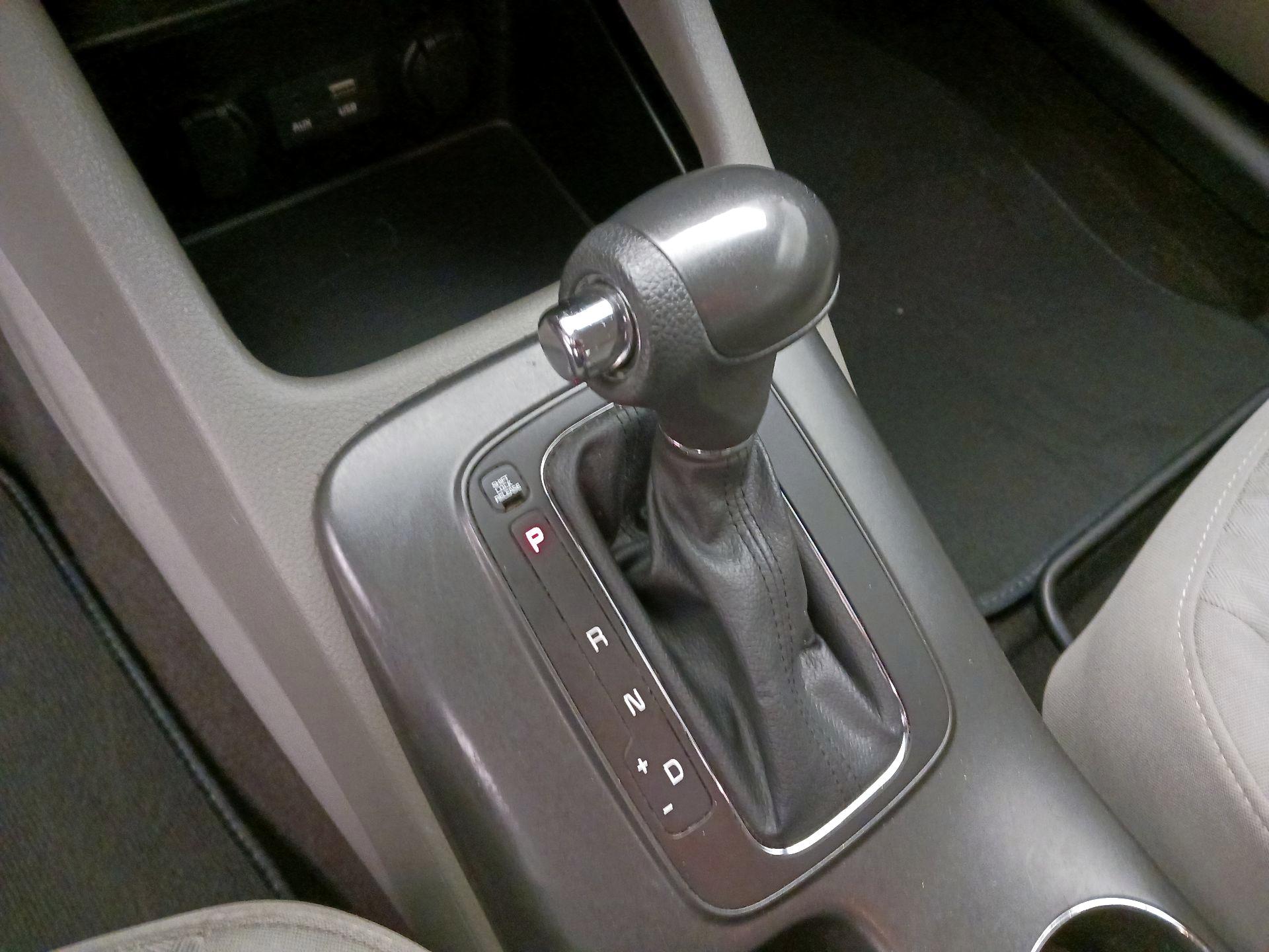 Thumbnail: 2016 Kia Forte - 16